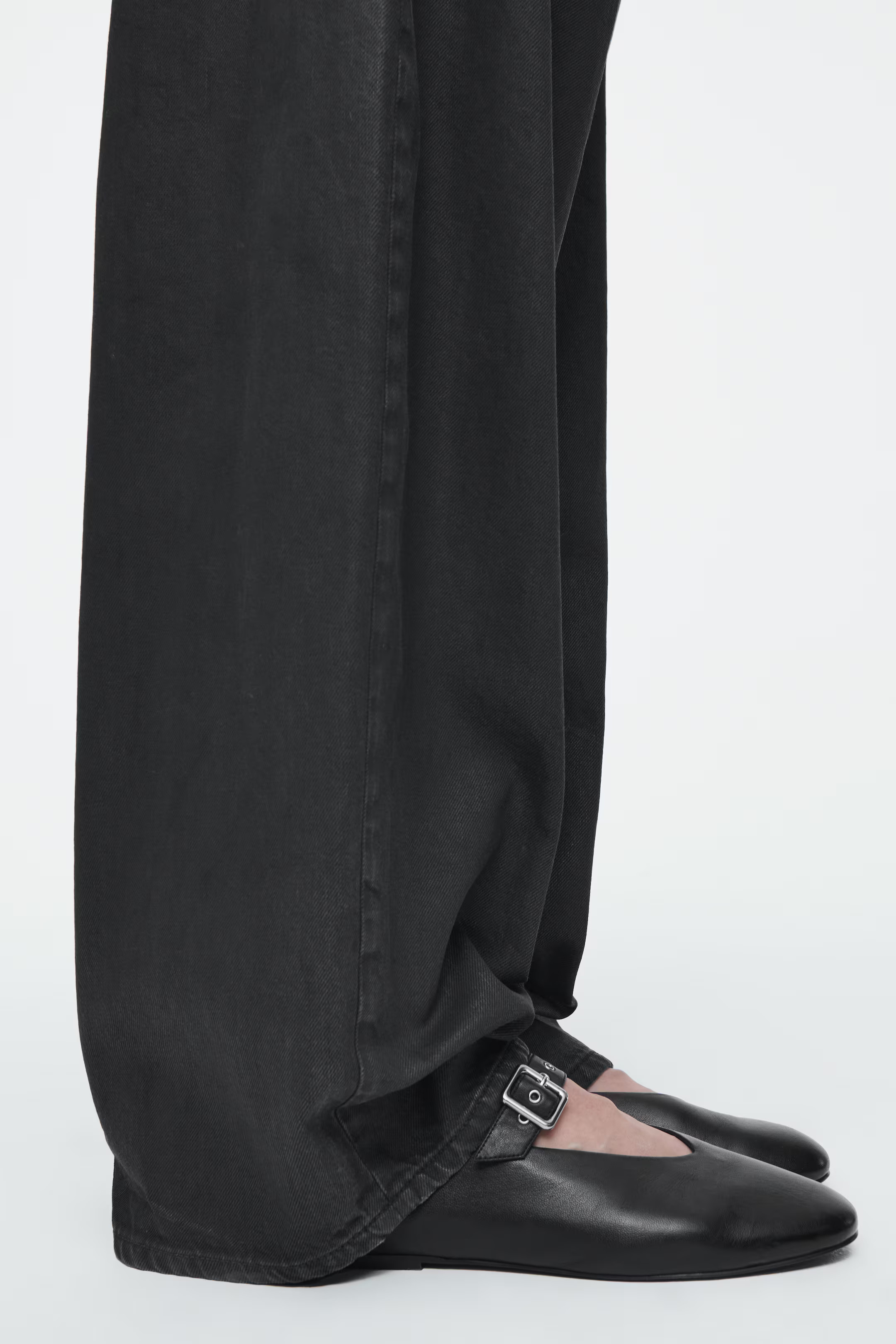 BUCKLED BALLET FLATS | H&M (UK, MY, IN, SG, PH, TW, HK)