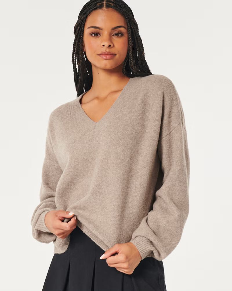 Easy Cozy V-Neck Sweater | Hollister (US)