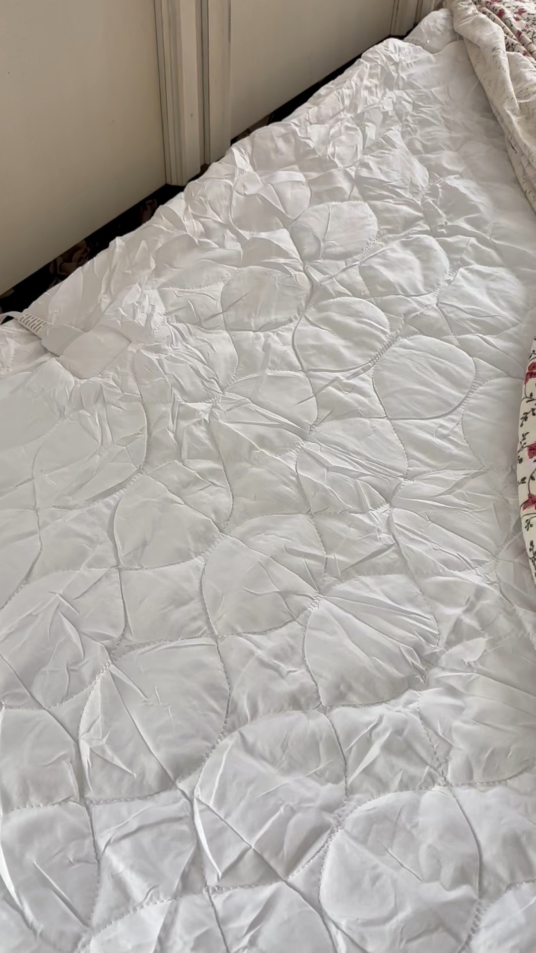 I cannot wait to use this heated mattress pad on cold winter nights. It has two zones so each person can adjust their side of the bed. 

#LTKHome #LTKFindsUnder100 #LTKdayinmylife