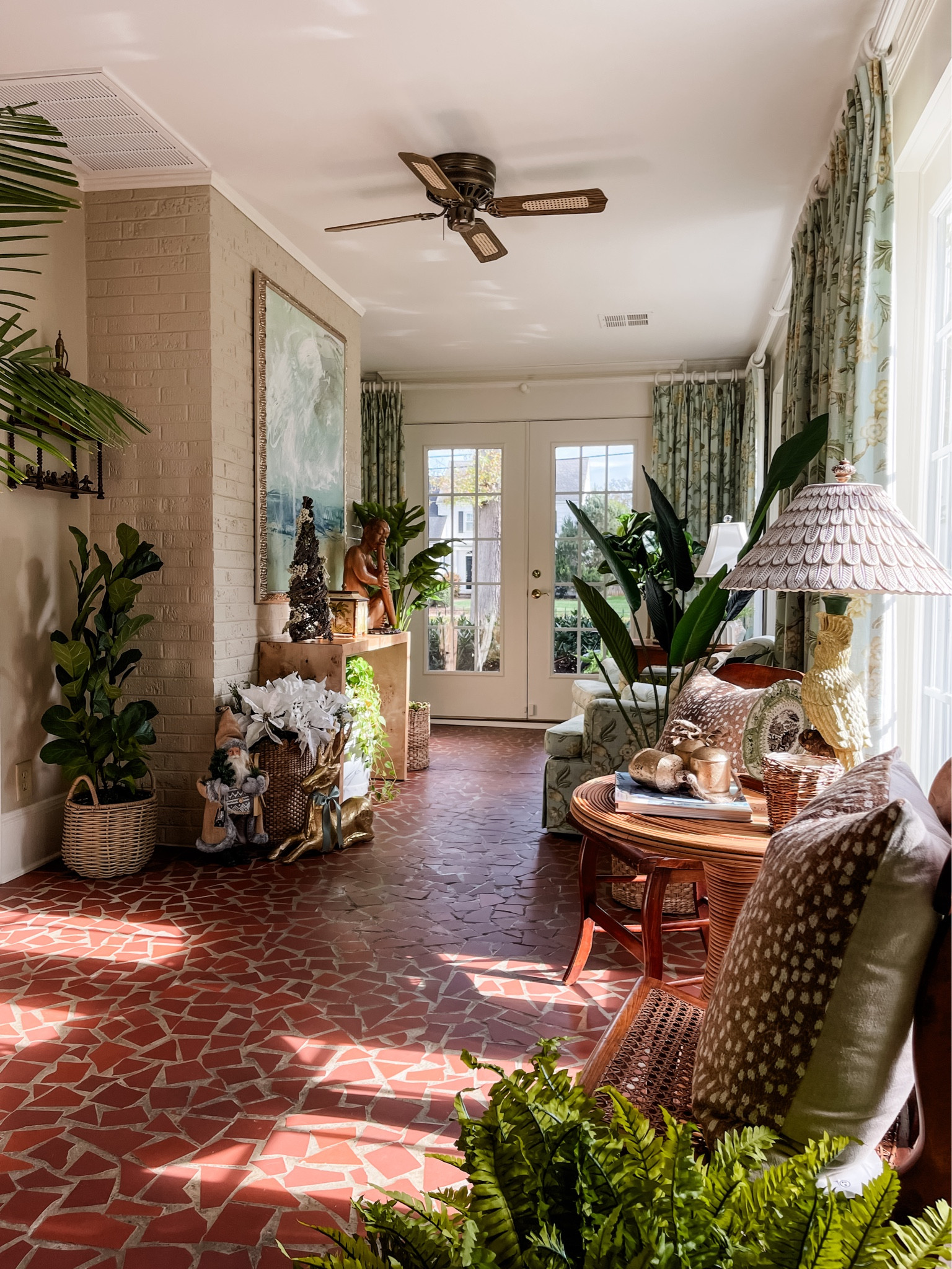 Simple Christmas in the Sunroom 🎄☀️

#LTKSeasonal #LTKhome #LTKstyletip