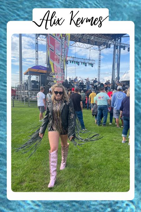 This weekend was one for the books! I went to see a dear old friend in Kip Moore play a festival in northern MN! 

This outfit literally was the star of the show. The amount of women that literally stopped and grabbed me everywhere I walked to find out where it was from, was insane! 

I LOVE how the outfit came to life as I walked and danced around! Perfect for that country concert, summer concert or any concert! 

#LTKsalealert #LTKstyletip #LTKFind
