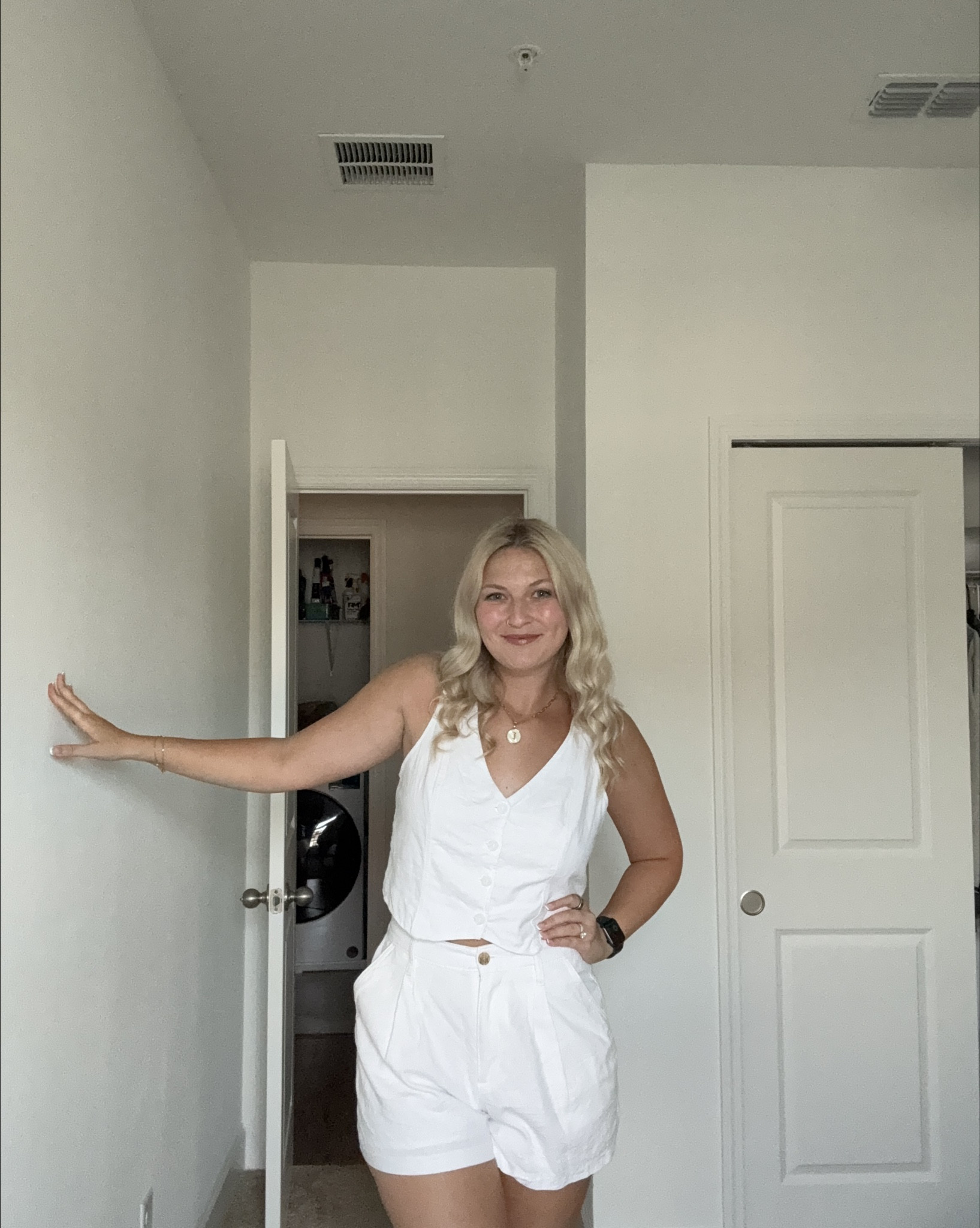 White hollister 2 piece linen set🤍

#LTKStyleTip #LTKFindsUnder100