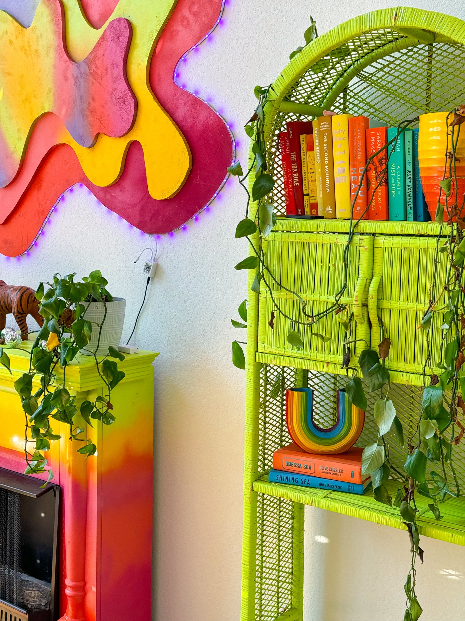 Rainbow bookshelf aesthetic!!🤩🌈✨ I love having this colorful corner in my house- it’s gorgeous & stores my favorite books!!📚✨ This rainbow vase is the perfect addition to the shelf as well🌈💖✨