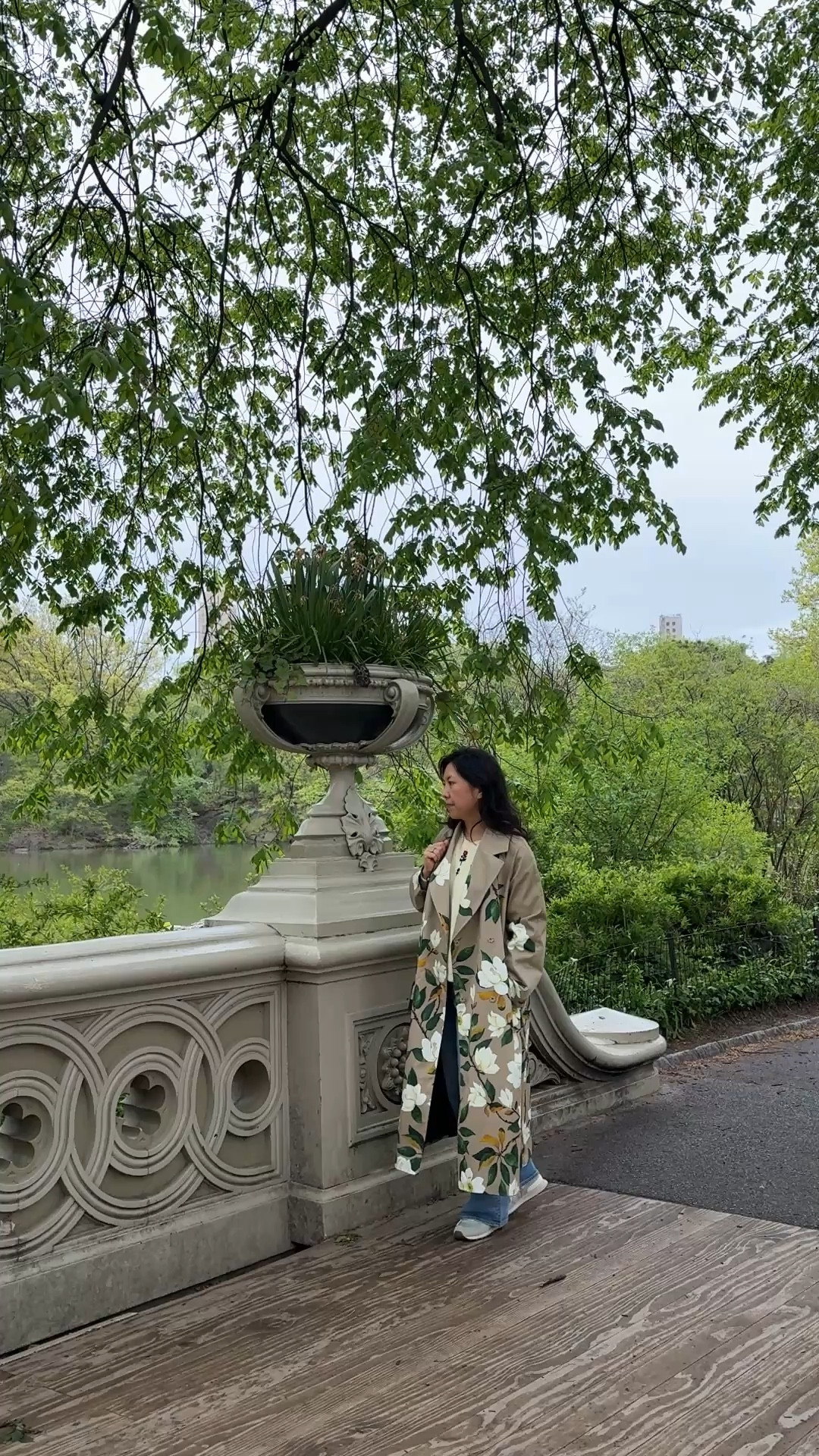 Spring in NYC. Paired my custom trench coat from Oscar de la Renta deadstock fabric with Madewell wide jeans and new balance sneakers. 