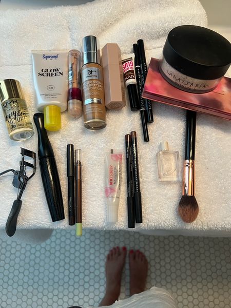 Makeup sale at Ulta! I’ve tagged my current makeup routine. Sunscreen, foundation, blush, contour and more. I even linked my current favorite perfume! Happy shopping 🛍️ 
.
.
#beautylovers #everydayglam #makeup #LTKFind #glam 

#LTKbeauty #LTKsalealert #LTKtravel