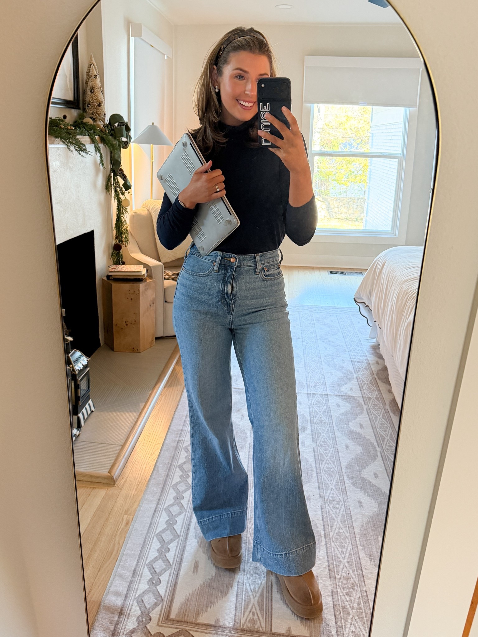 WFH fit today! Wearing a S in top and 25 in jeans 