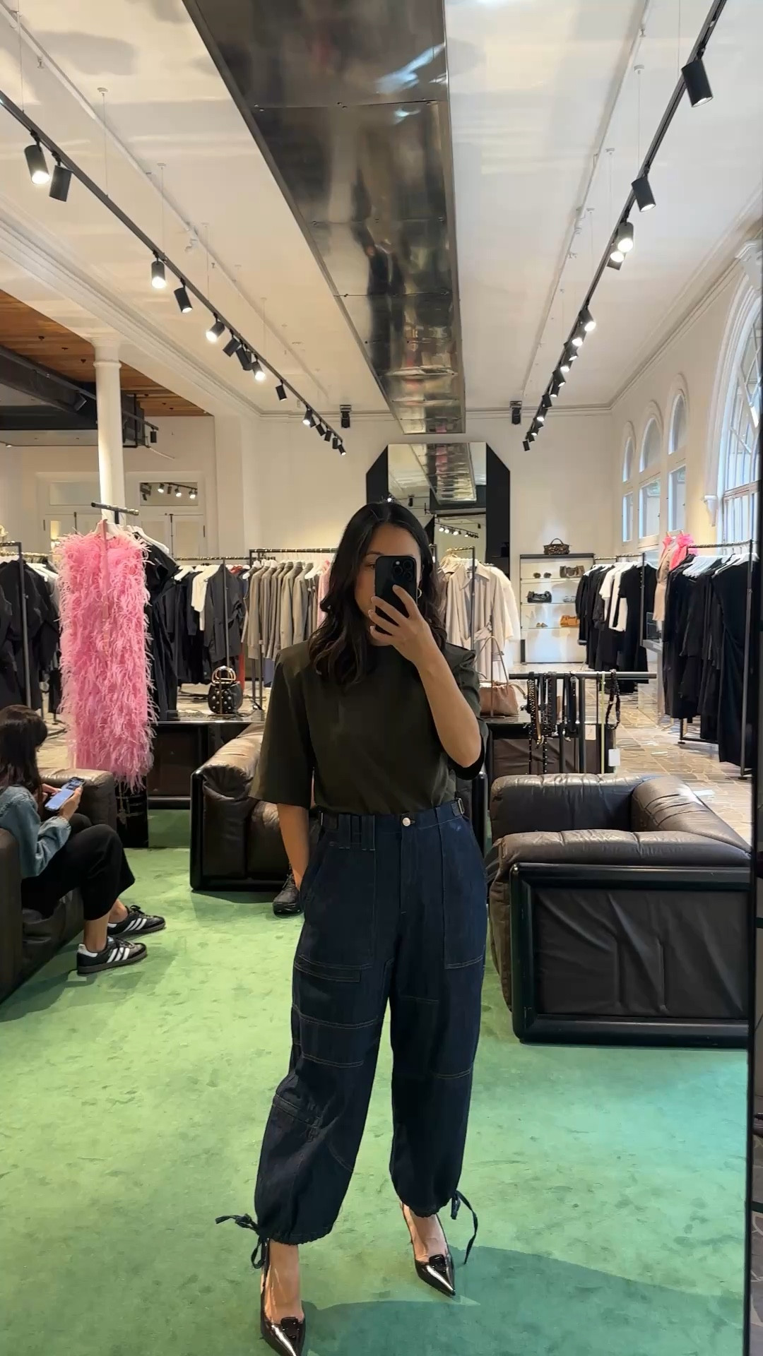 Wearing a size XS in my tee, size 8 in my jeans and heels also linked 

#LTKpetite #LTKaustralia #LTKjeans