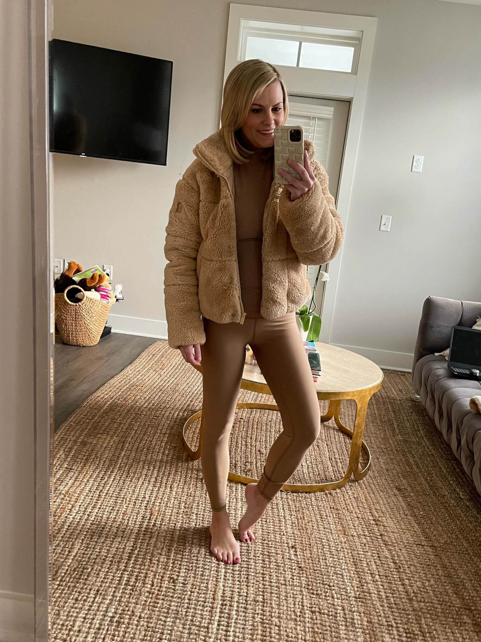 Someone take me where there is snow ❤️ leggings run big I am wearing them in the xs. And jacket runs tts I am wearing that in the xs as well. 

#LTKSeasonal #LTKtravel #LTKstyletip