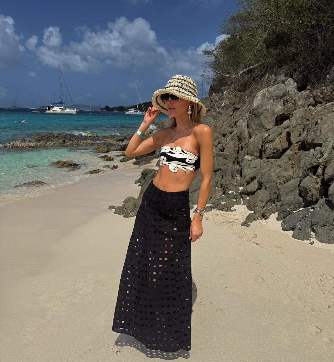 🖤🤍 for Callie 🌽 

 #LTKootd #LTKSeasonal #LTKTravel