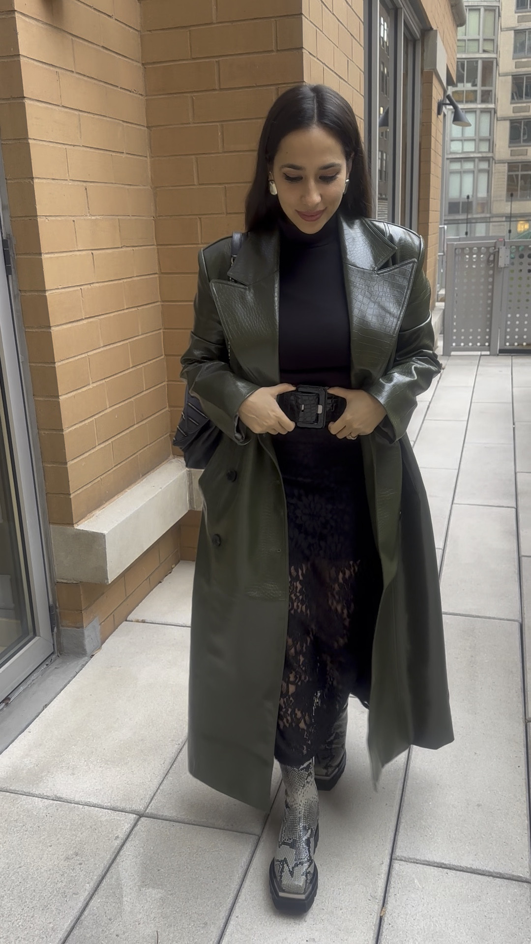 Olive green for the win 🫒 a key color trend of this Fall/Winter.
Here is a casual chic look playing with textures!
#olivegreen

#LTKSeasonal #LTKWatchNow #LTKStyleTip