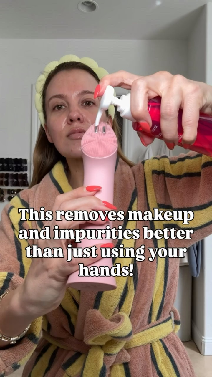 If you haven’t tried this skincare device yet… here’s your sign!