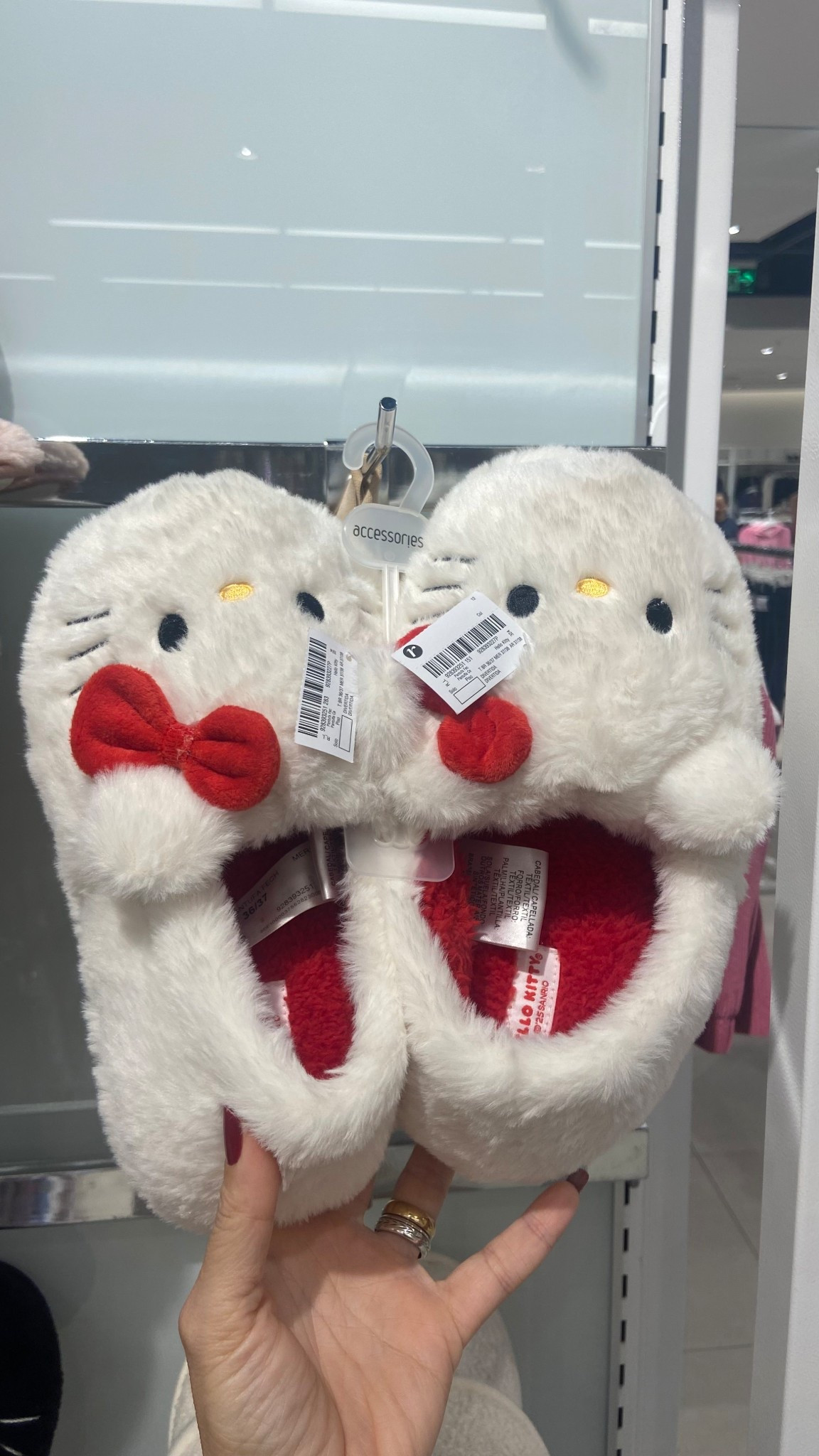 Dica de pantufa quentinha e estilosa pra presentear ou pra você se esquentar 

#Dallascomaltk #ltk 

#LTKbrasil