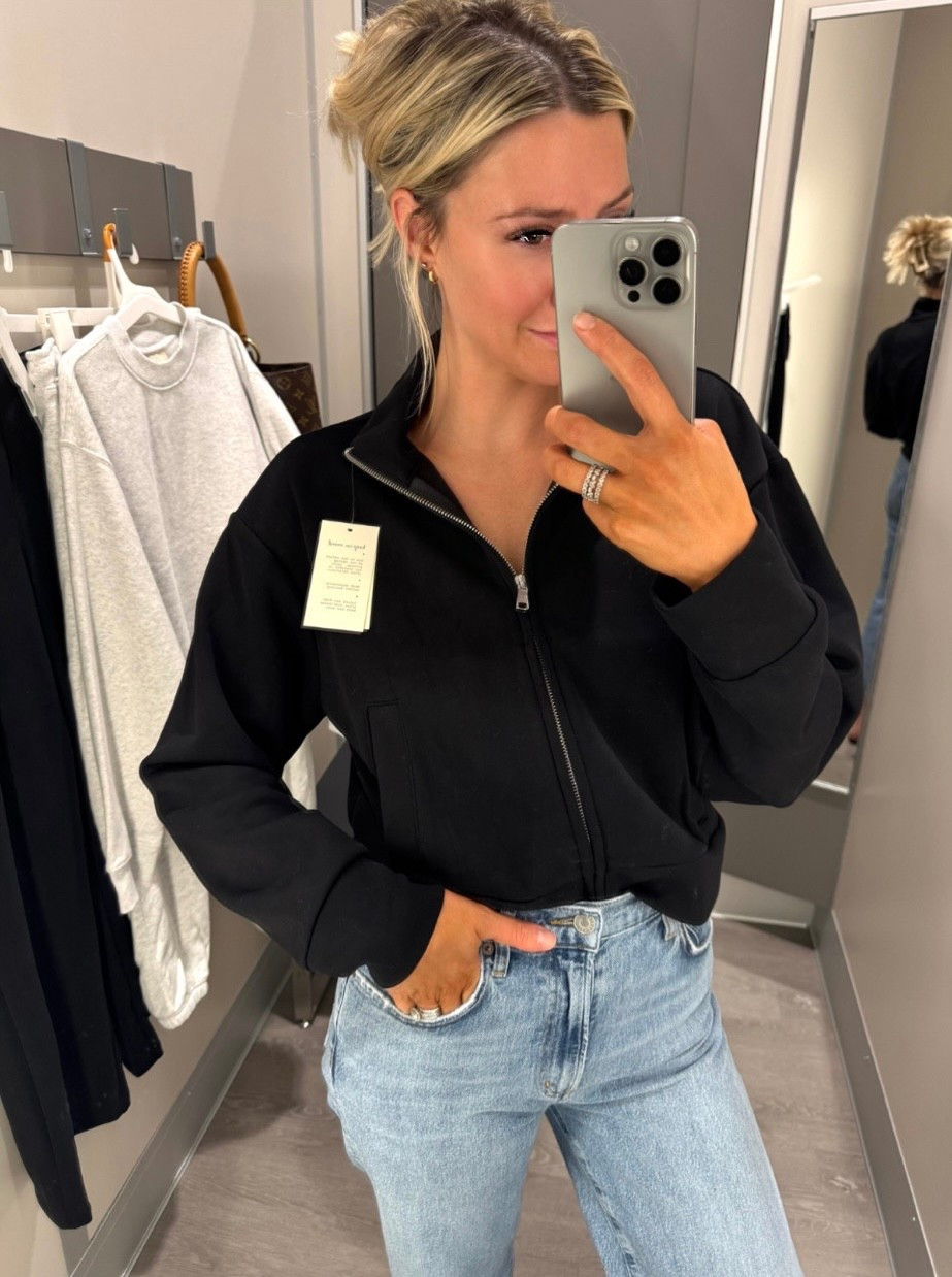 Zip-up that’s giving spanks vibes🤌🏼
Wearing size XS

#LTKActive #LTKStyleTip