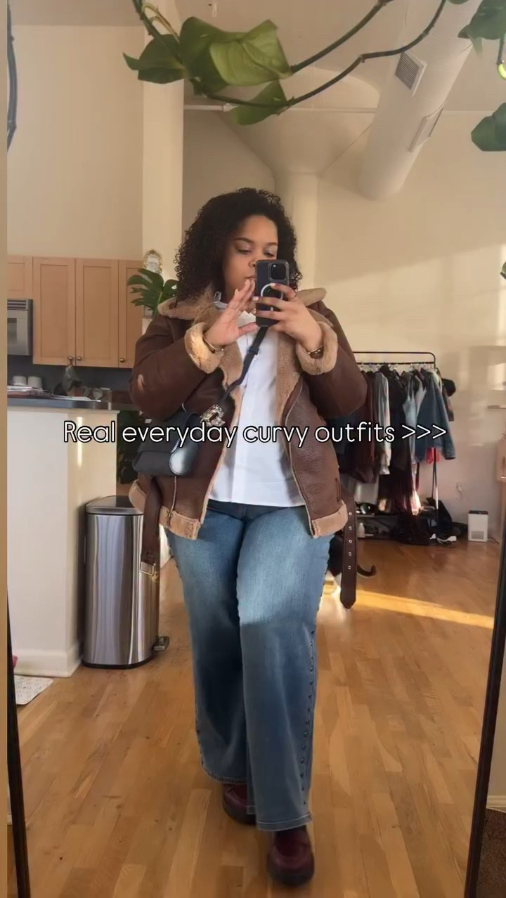 When you take outfit selfies before work and it’s on live so you show the girls everyday simple outfits for the curvy girls!? Yeah, I think so! So chic and everyday!!! 🥰😘💋 

ANDDDDD NOT TOO MUCH on my messssss now - lmao I promise my home is clean haha… sometimes 😂

#curves #curvy #outfitoftheday outfitideas4you plussizest