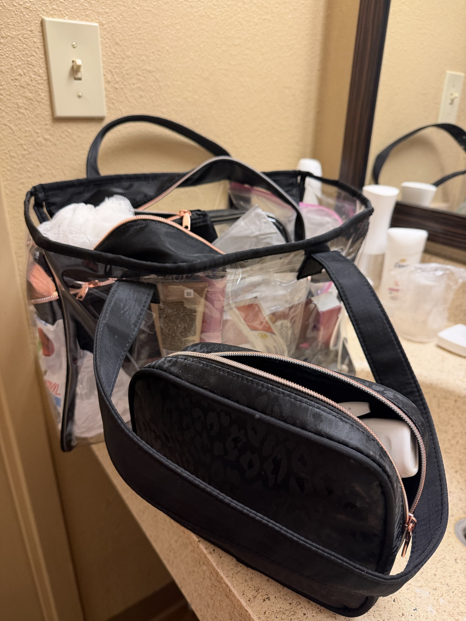 Travel Cosmetic Bags Set! 
Mix & match for easy grab & go travel! 