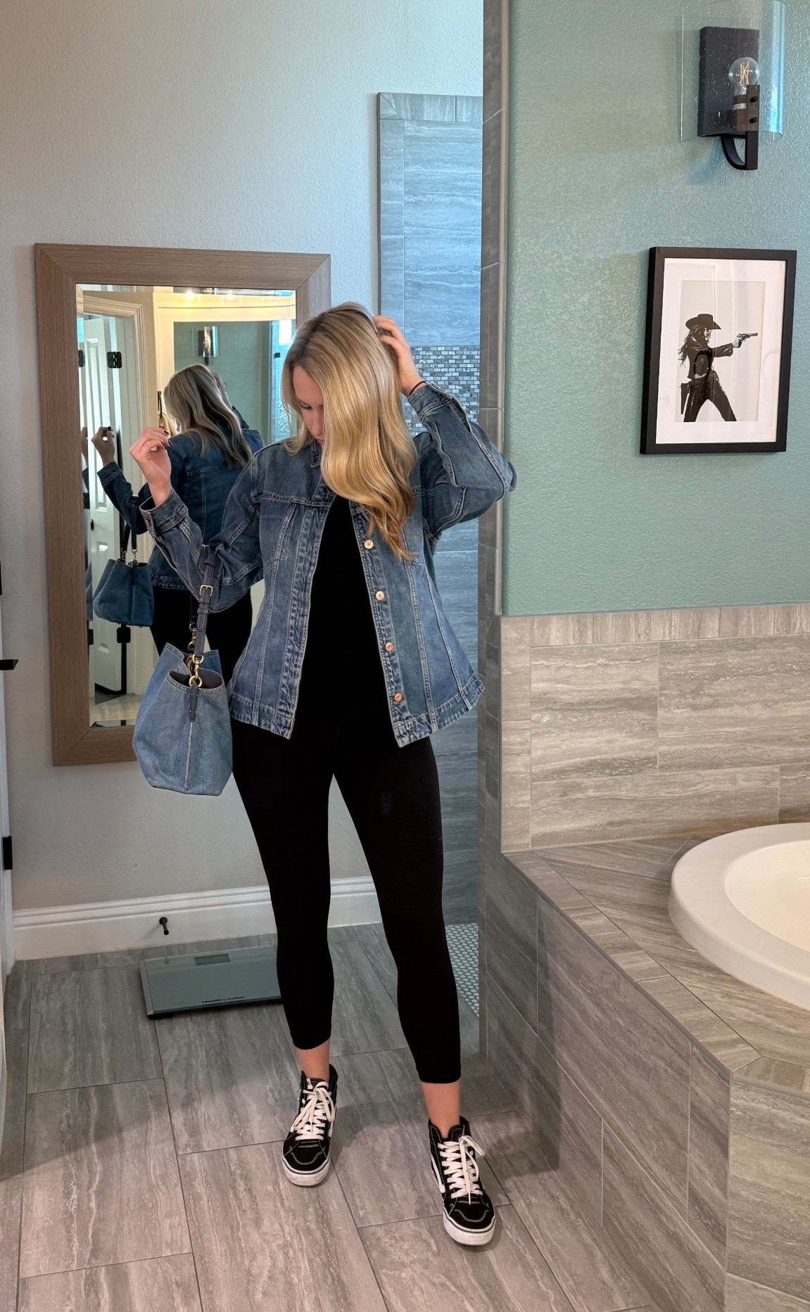 The most flattering denim jacket with a tailored silhouette. 🩵

#LTKSaleAlert #LTKFindsUnder100 #LTKStyleTip