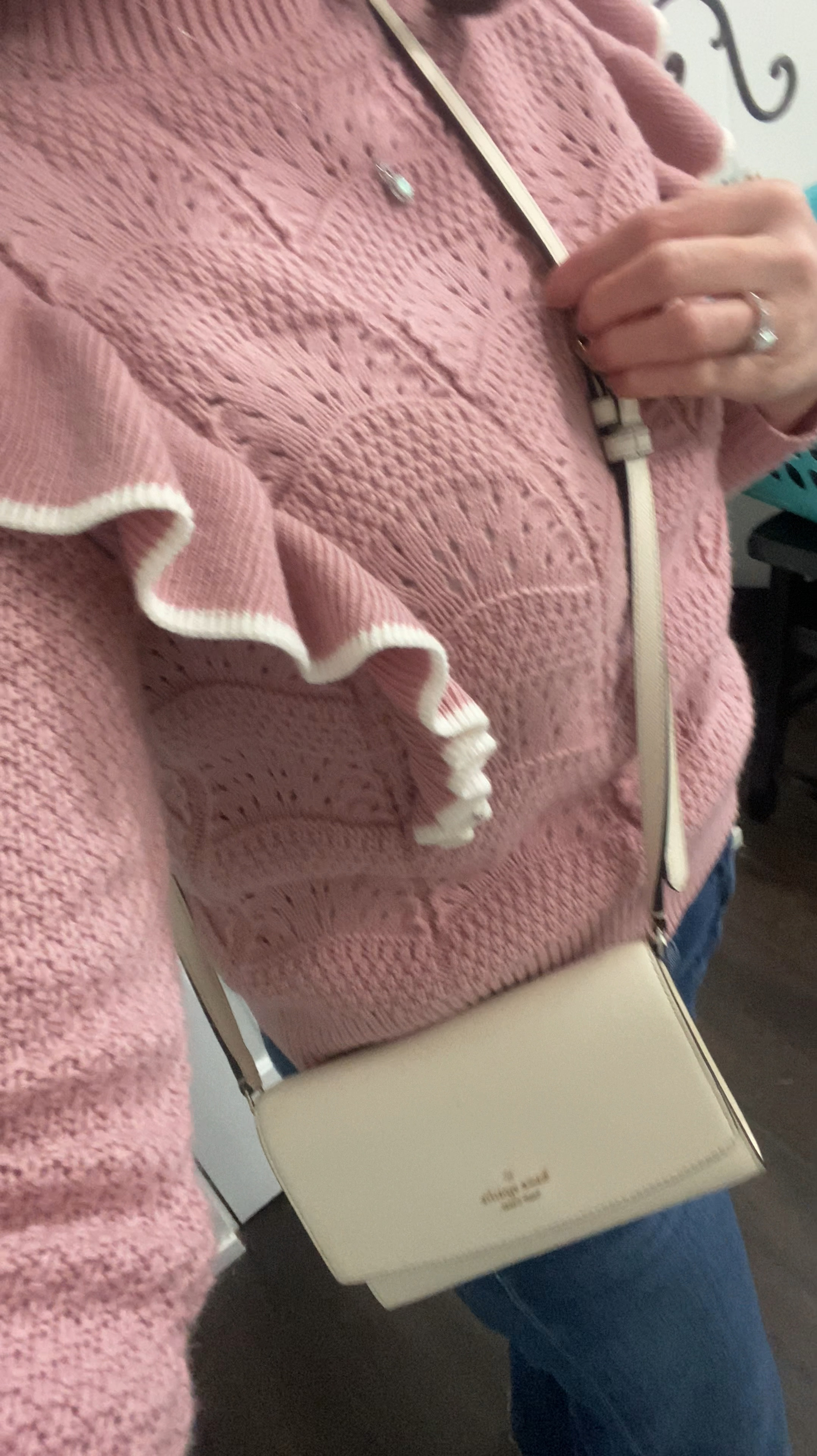 💐Classy winter outfit tip💐

Accessorize with WHITE. 🤍

Ideas: 
•White gold or sterling silver 
•Pearls 
•Opal jewelry 
•White leather handbag 
•White velvet bow 
•White wool coat 
•White beanie & mittens 
•White nail polish 
•White cashmere sweater  
•White scarf 


#LTKStyleTip #LTKOver40 #LTKSeasonal