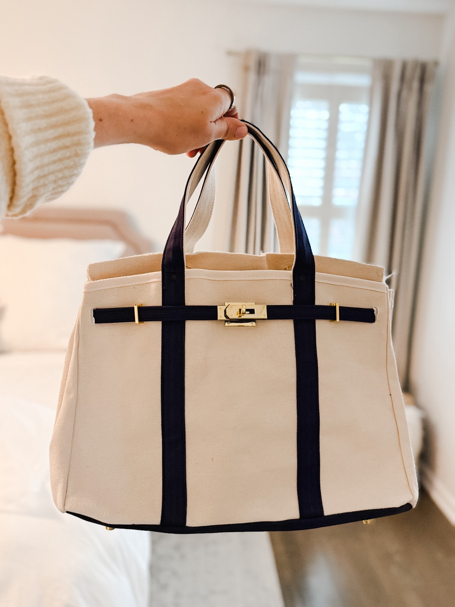 Found some similar boatkin totes to mine!  

Summer bag, tote bag

