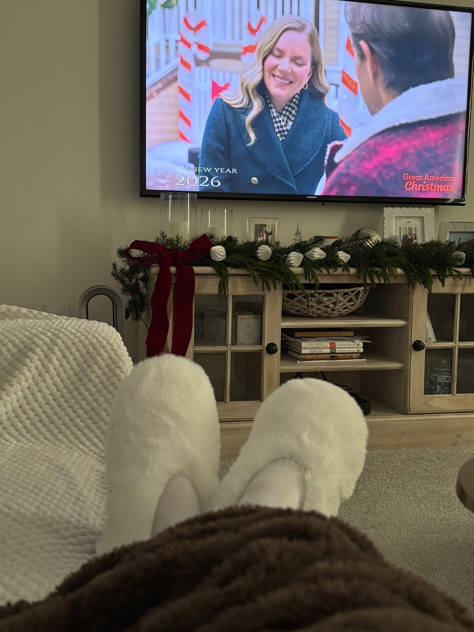 The best little slippers!


Loungewear, home, winter outfits, homebody, socks, slippers 

#LTKHome #LTKSeasonal #LTKFindsUnder50