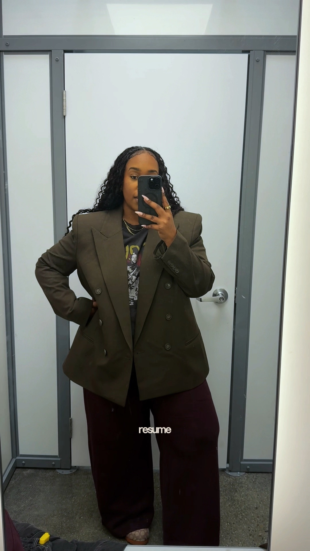 I don’t see a lot of organic walmart fashion on my feed, so i thought I’d organically check it out. Okay walmart! I’m wearing a 16 in jeans as it’s no stretch and an XL in the set. The blazer is a 16 for an oversized fit.

#LTKvlog #LTKMidsize #LTKOver40