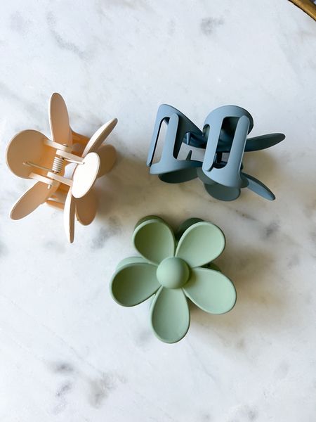 These flower claw clips are too cute for the summer season. You can get them really cheap on Amazon. Comes in a pack of seven in a variety of colors.
BrandiKimberlyStyle, summer fashion

#LTKSeasonal #LTKStyleTip