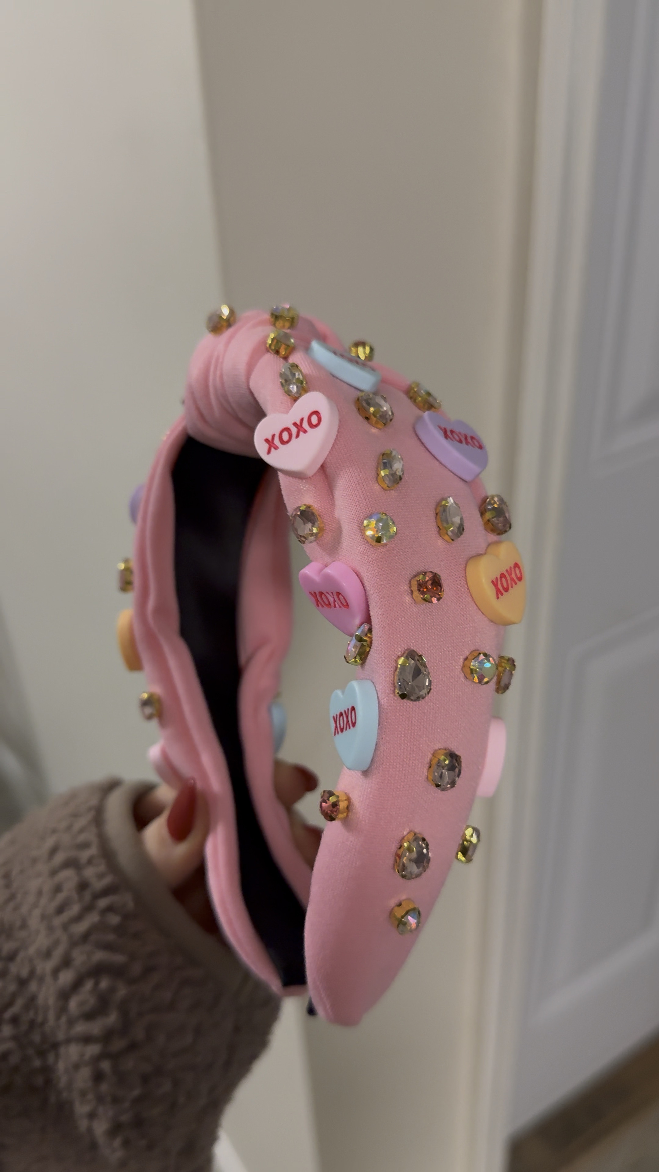 Valentine’s Day hair accessories 💕 this headband is so perfect and well made the confection hearts are my favorite part  

#LTKWatchNow #LTKSeasonal #LTKKids