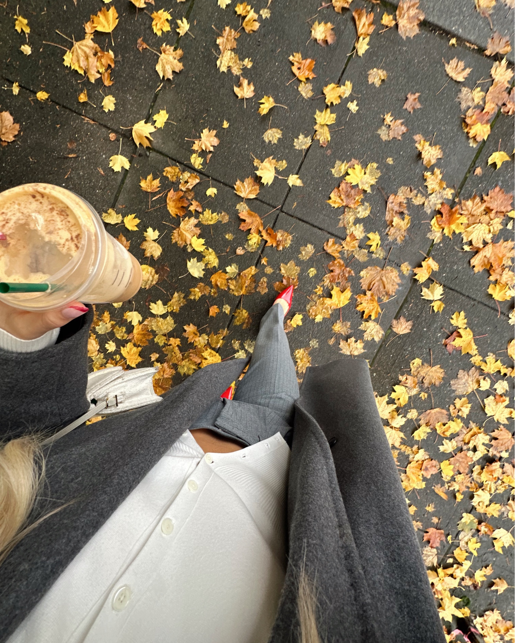 Morning meetings fit ☕️


#LTKHoliday #LTKStyleTip #LTKShoeCrush