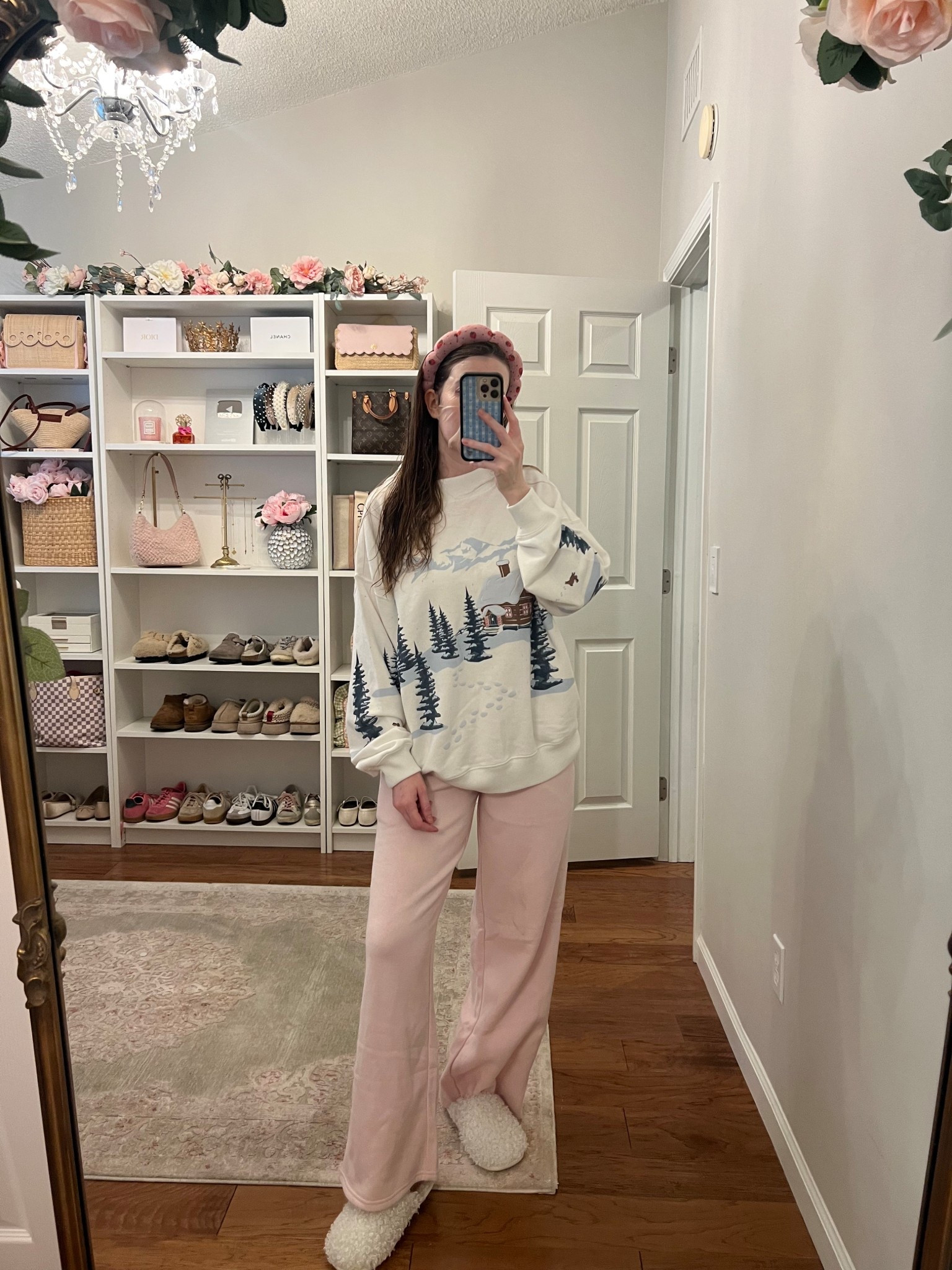 Sweatshirt (similar graphic available) size M
Pink Sweatpants size S
Amazon slippers TTS