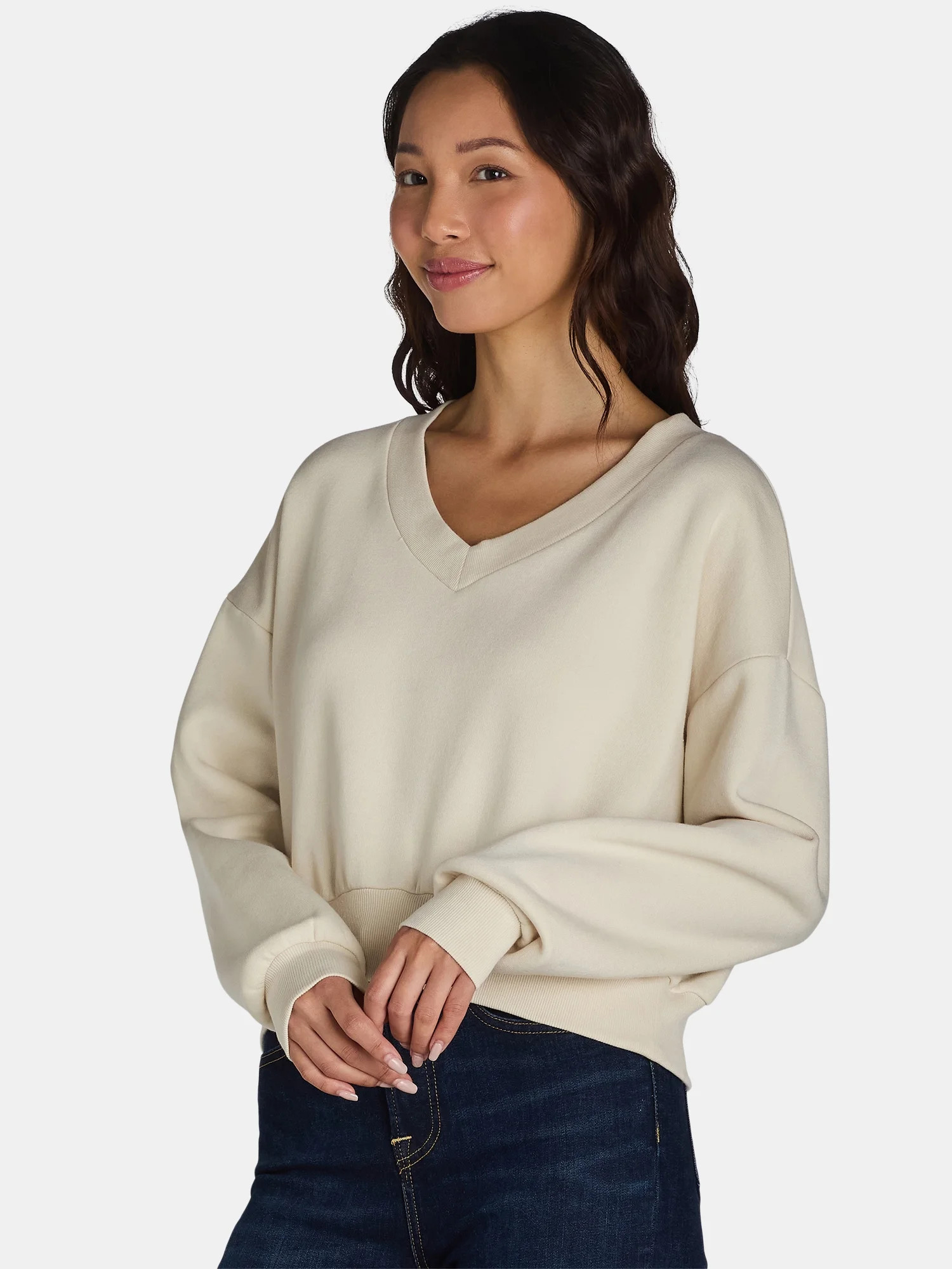 No Boundaries Cropped V Neck Sweatshirt, Women’s and Women’s Plus | Walmart (US)