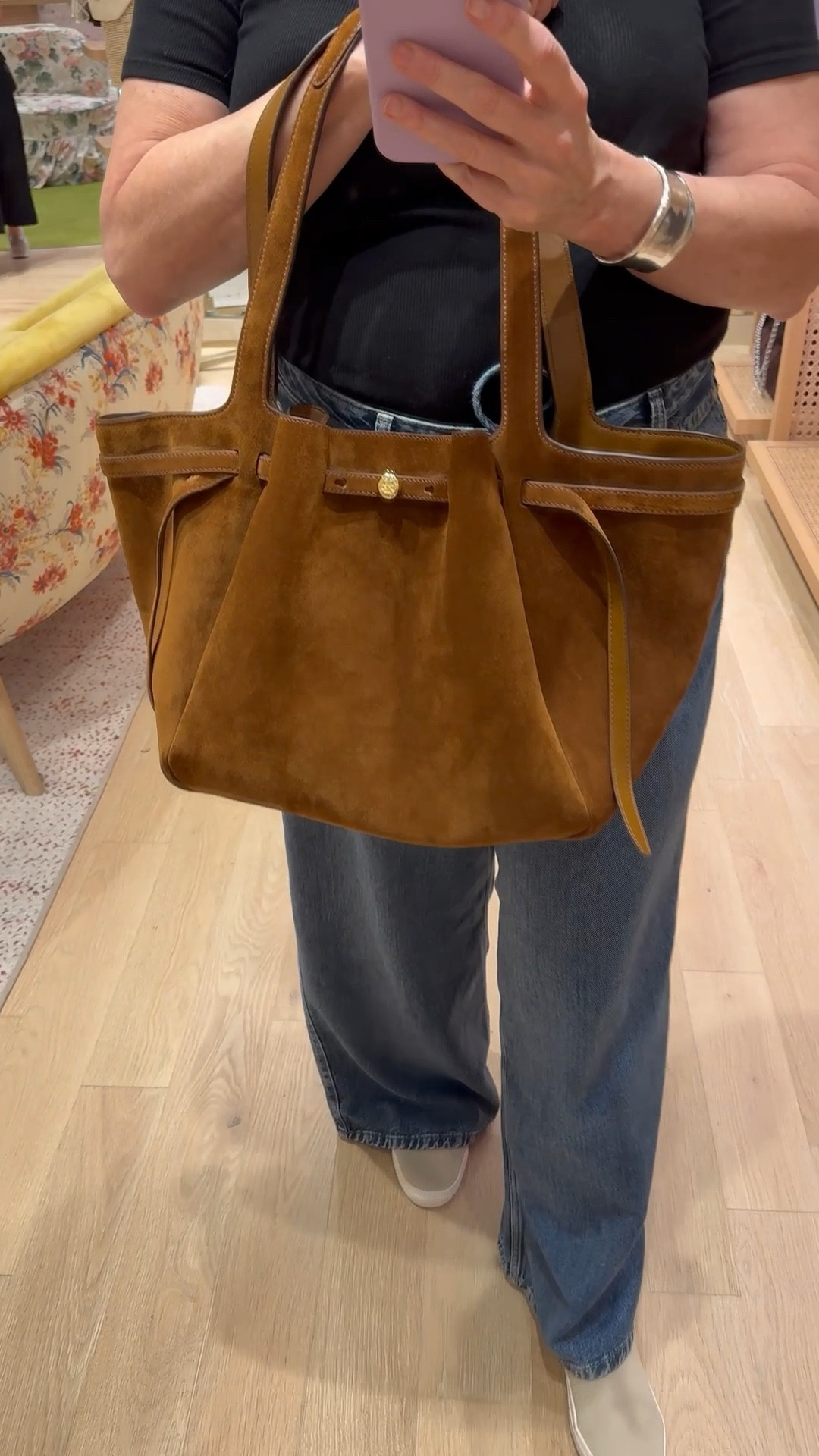 Still obsessed with this suede Tory Burch bag, it’s beautiful!  Designer totebag 

#LTKdayinmylife #LTKOver40 #LTKSeasonal