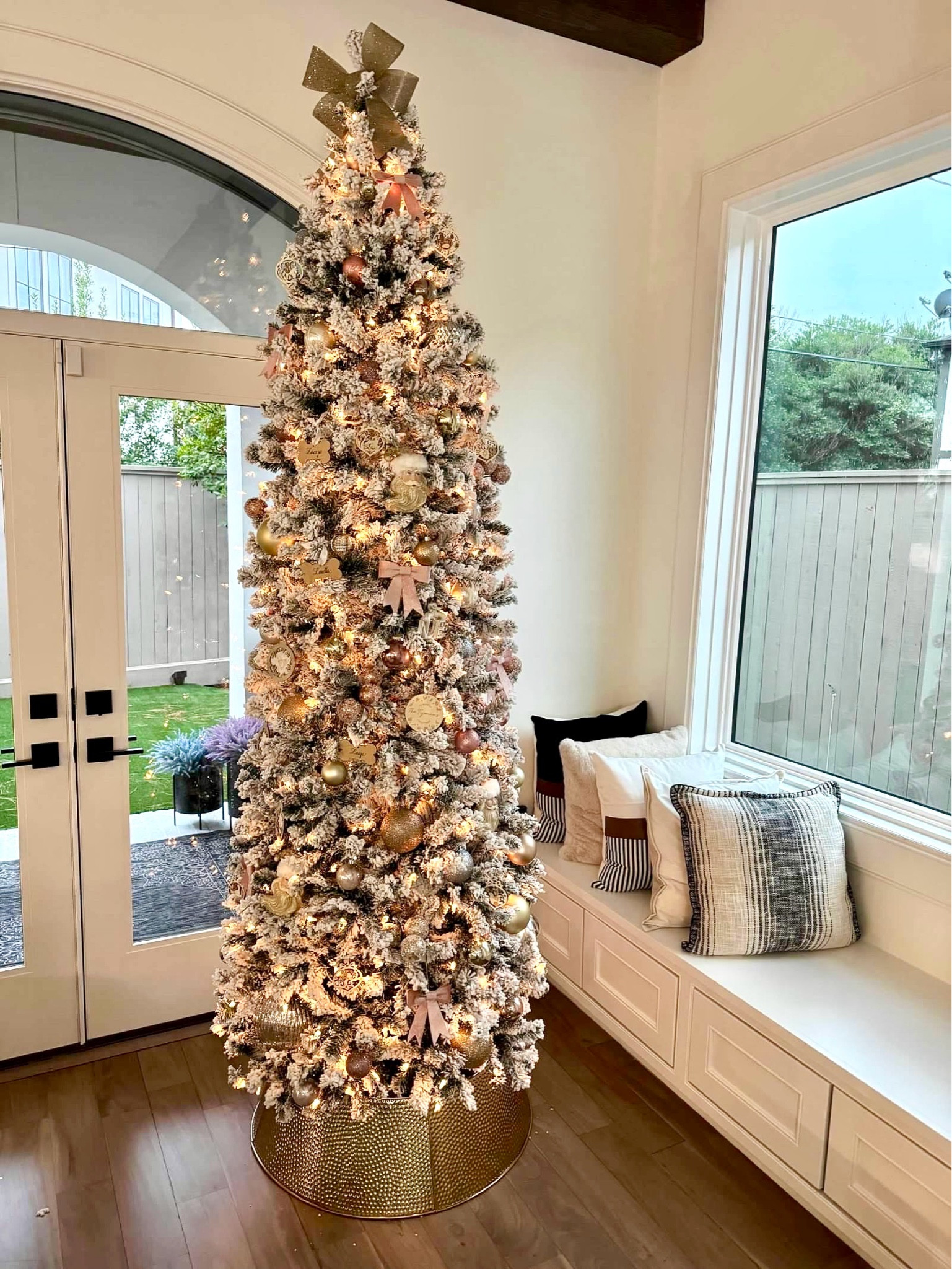 Holiday Decor

#everypiecefits

Home decor
Holiday decorations
Christmas tree
Flocked Christmas tree
Flocked tree 
Christmas decor
Christmas decorations 
Tree collar 

#LTKHome #LTKHoliday #LTKSeasonal