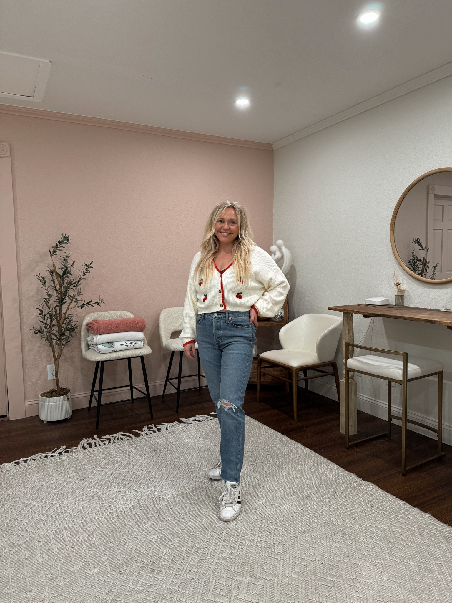 Cute hairstylist OOTD
Mom OOTD
Midsized fashion


#LTKMidsize #LTKSeasonal #LTKFindsUnder100