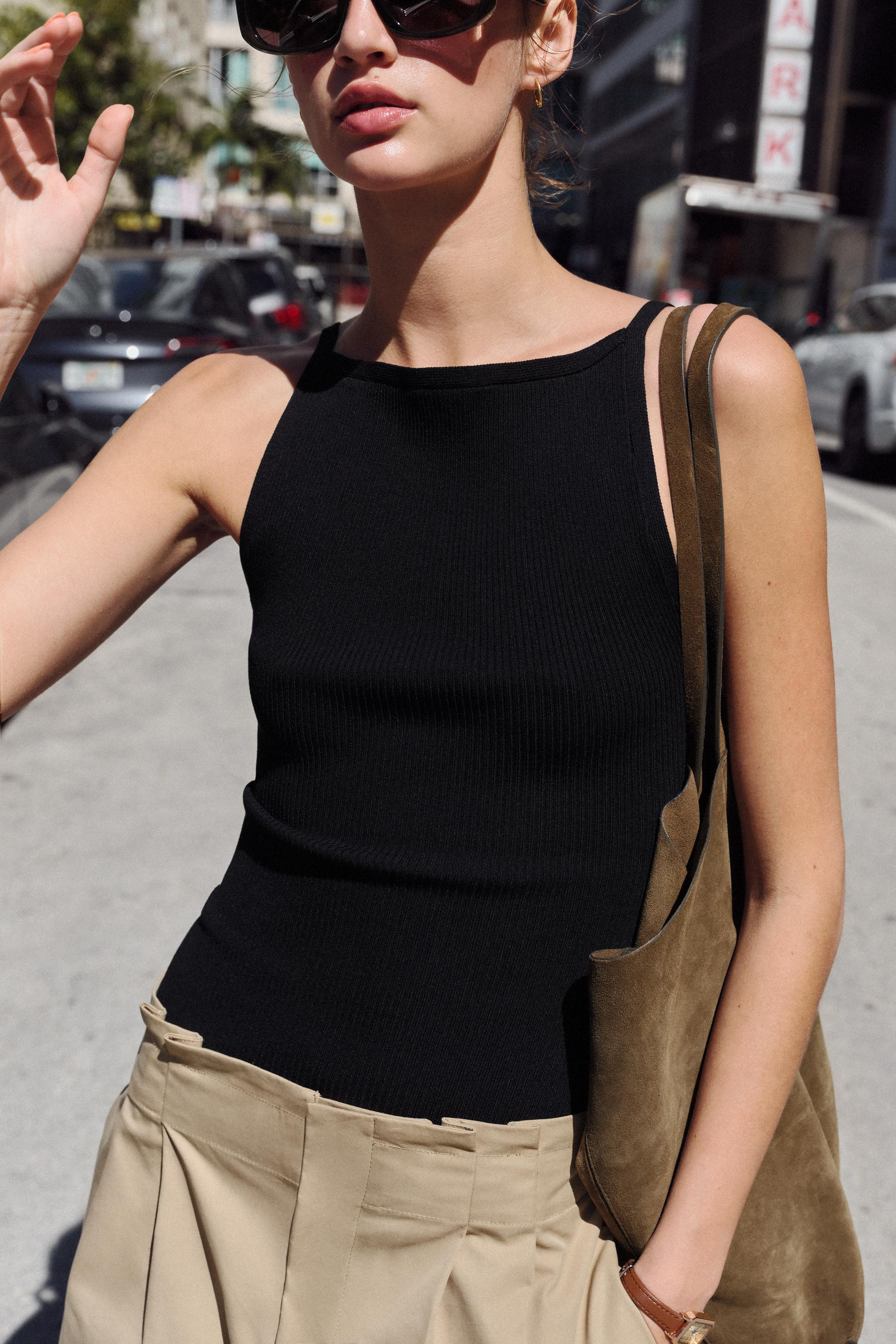 RIBBED KNIT HALTER TOP | Zara UK