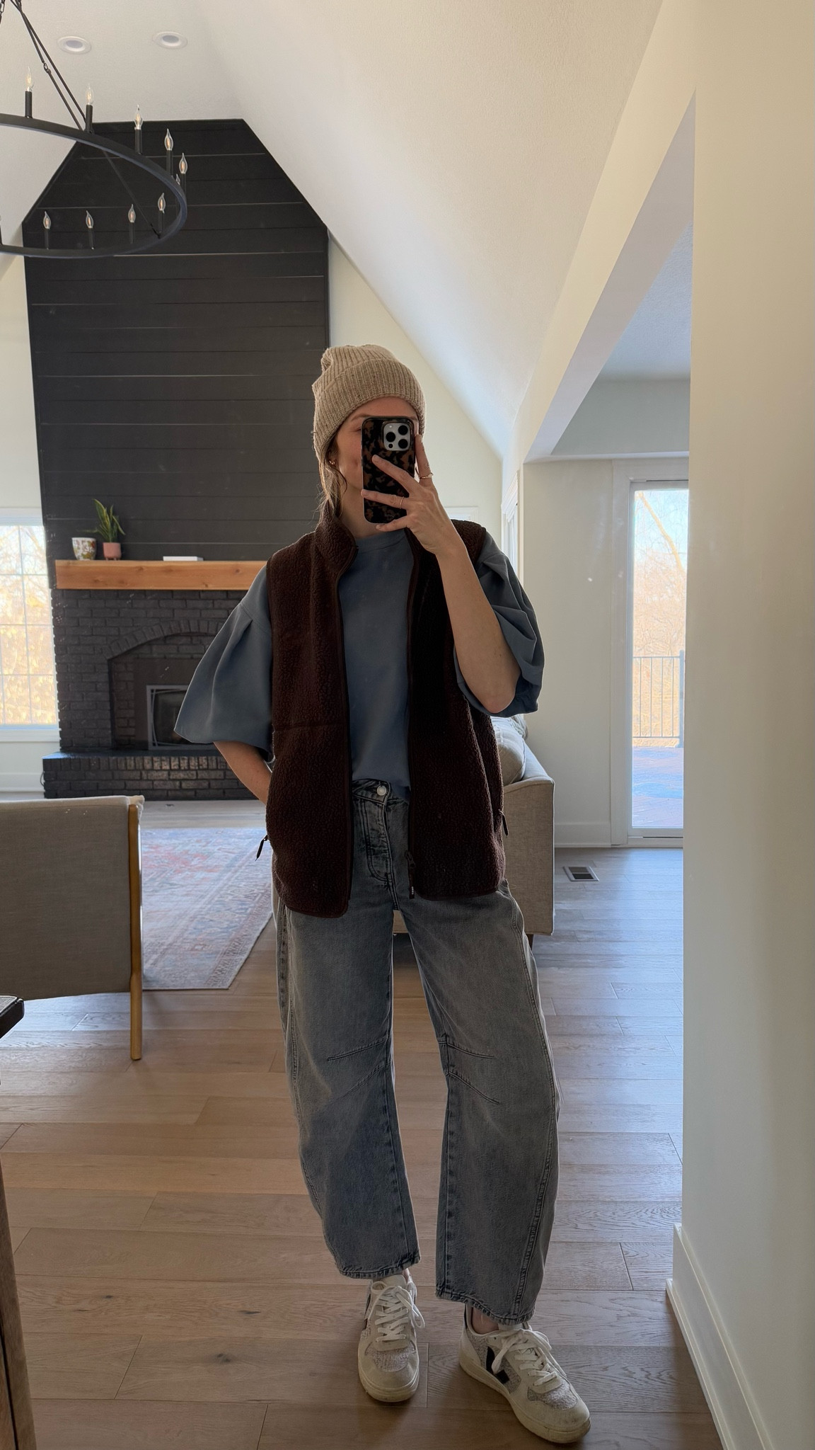 wearing a small in puff sleeve sweatshirt, so comfy! wearing a small in fleece vest and barrel jeans tts! 

Winter outfit 

#LTKSeasonal