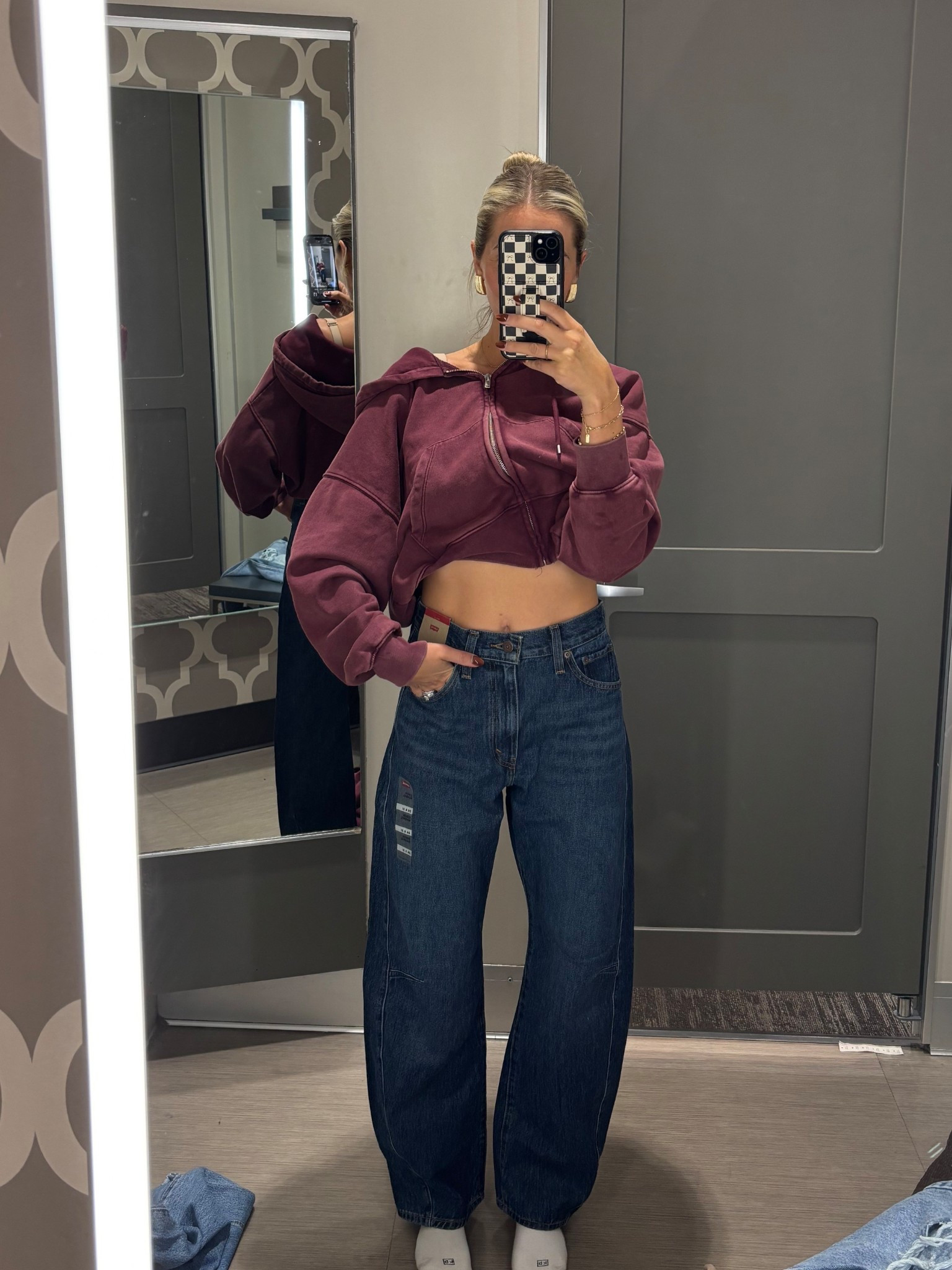 The perfect barrel Jean! 
Sized up one size for looser fit. I am 5’7” and got a 26 

#LTKSeasonal #LTKStyleTip #LTKFallSale