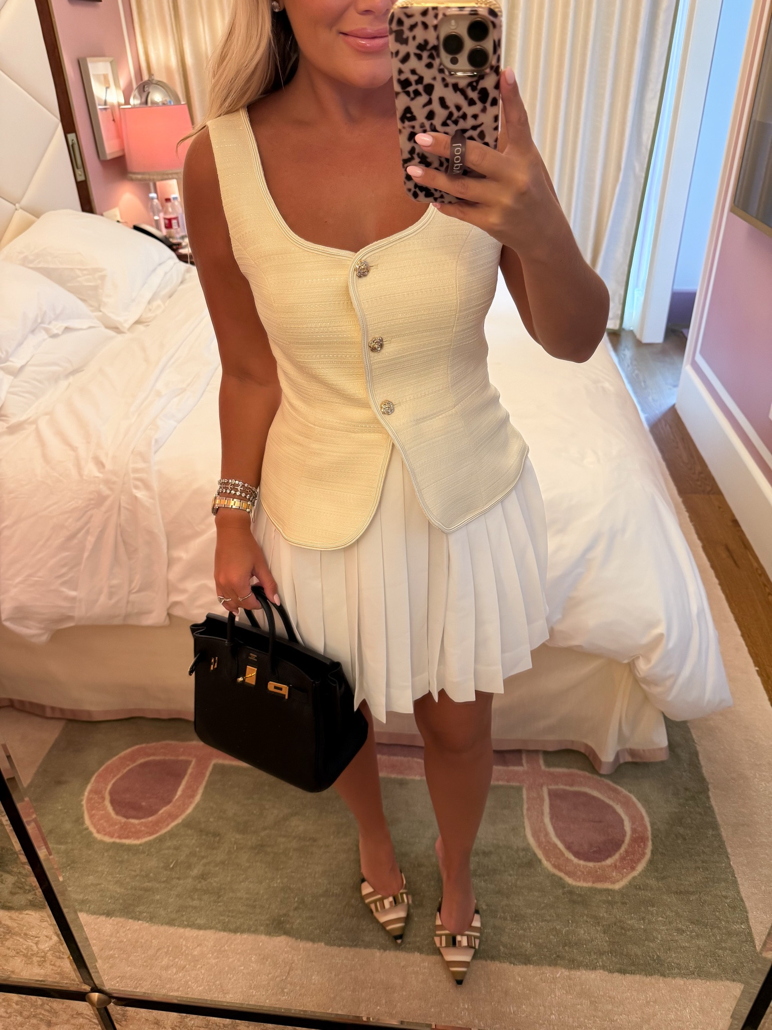 This outfit is darling!

#LTKgrwm #LTKootd #LTKTravel