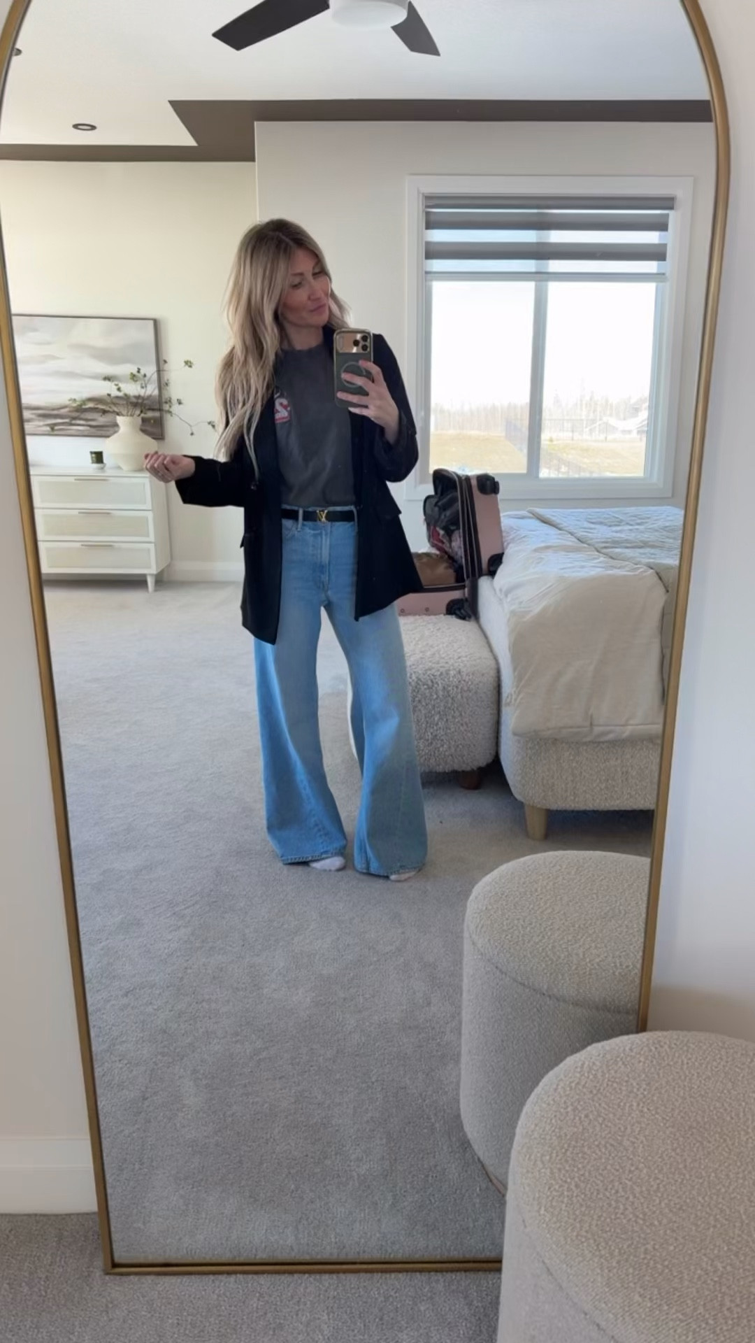 I haven’t stopped wearing these jeans since they arrived, they are a bit of a splurge but girls they are SO good ! So soft and literally the best beautiful denim! So flattering. 

#LTKjeans #LTKcanada #LTKstyletip