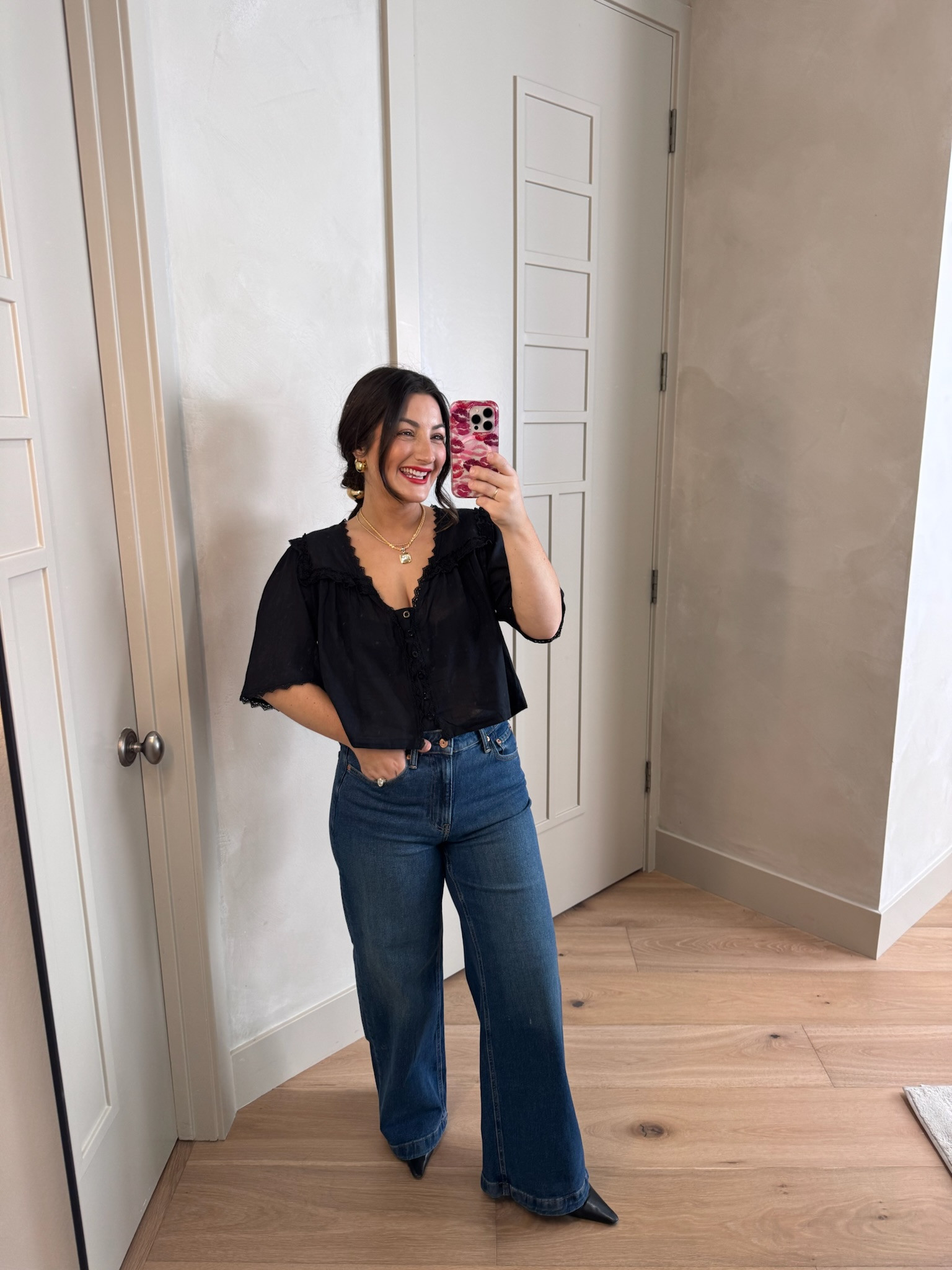 Chic outfit! Cropped top size small, High rise denim size 27 petite 

5'0" 140lbs
Petite friendly

#LTKdayinmylife #LTKootd #LTKPetite