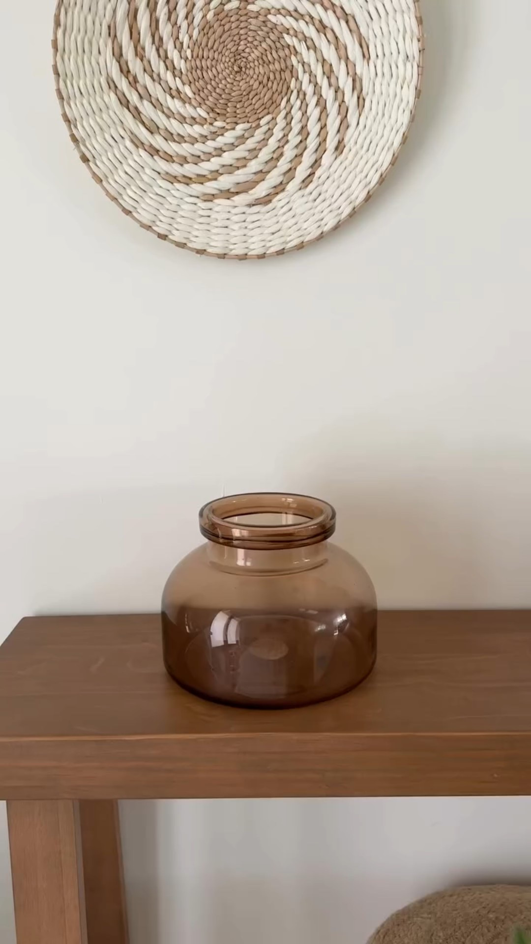 ✨Nada como el toque verde del pino para traer la magia de la temporada a casa 🌲🤎
Simple, natural y con ese aroma que anuncia que la Navidad ya está cerca 🎄

#decoracionnavideña #christmasvibes #homedecor #decortrends #navidadconestilo #holidaydecor #amazonfinds #pinebranches #decorinspo #estilonatural