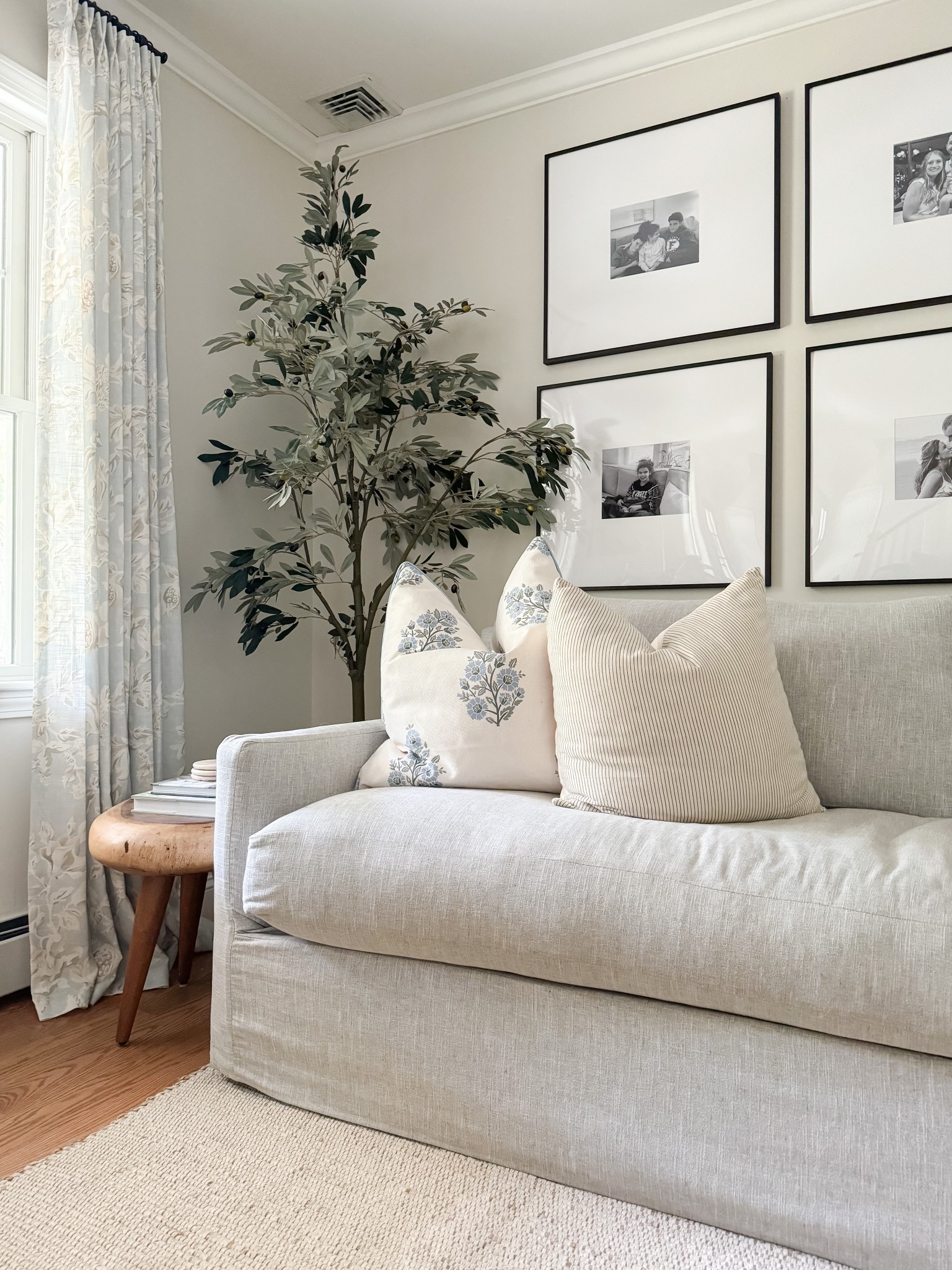 Coastal living room

coastal home  home decor  coastal home finds  gallery wall  living room  living room Inspo  sherricalnanhome 

#LTKHome #LTKStyleTip #LTKFindsUnder50