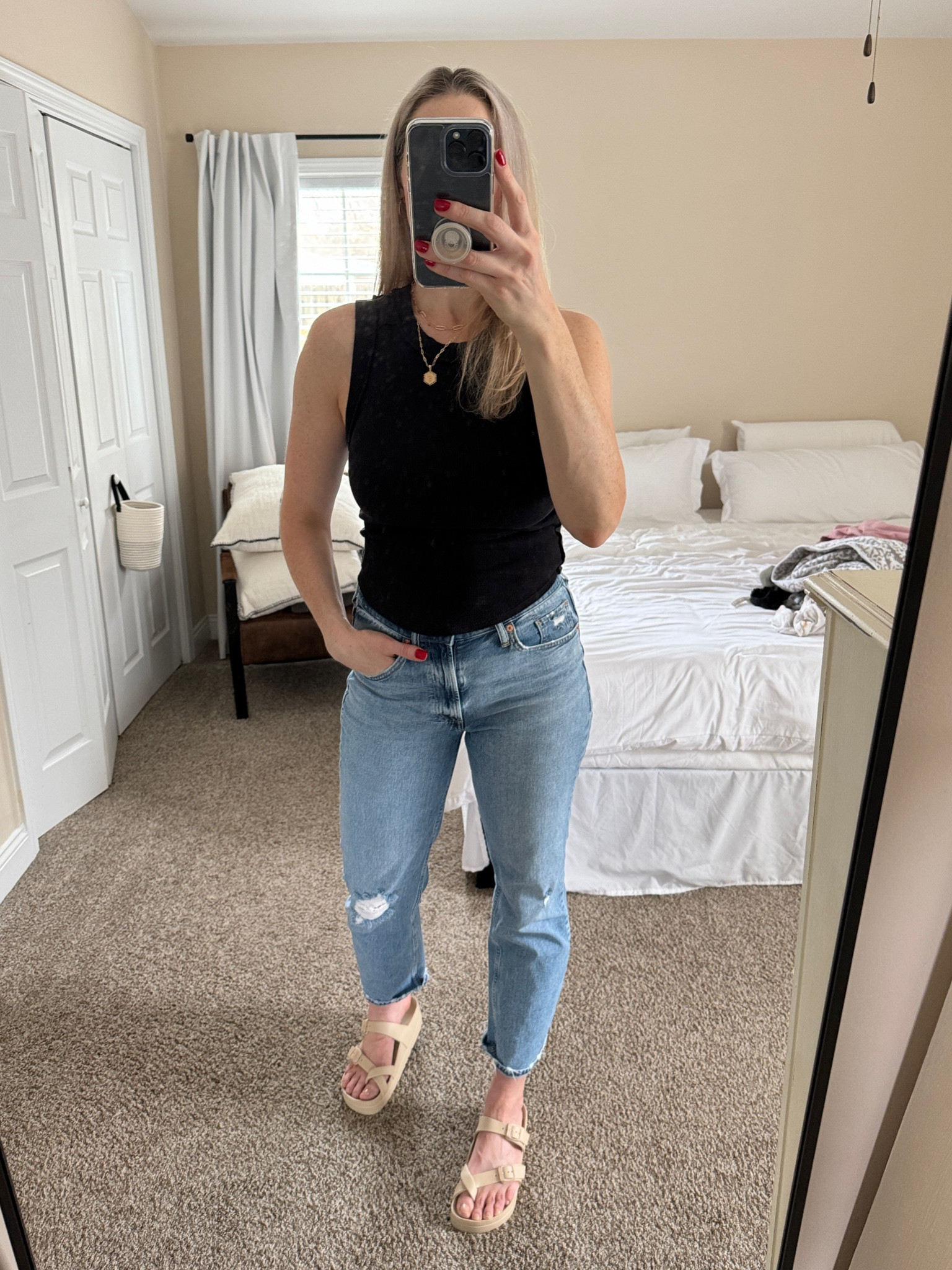 Basic Tee and Jeans 

#casual #basictee 