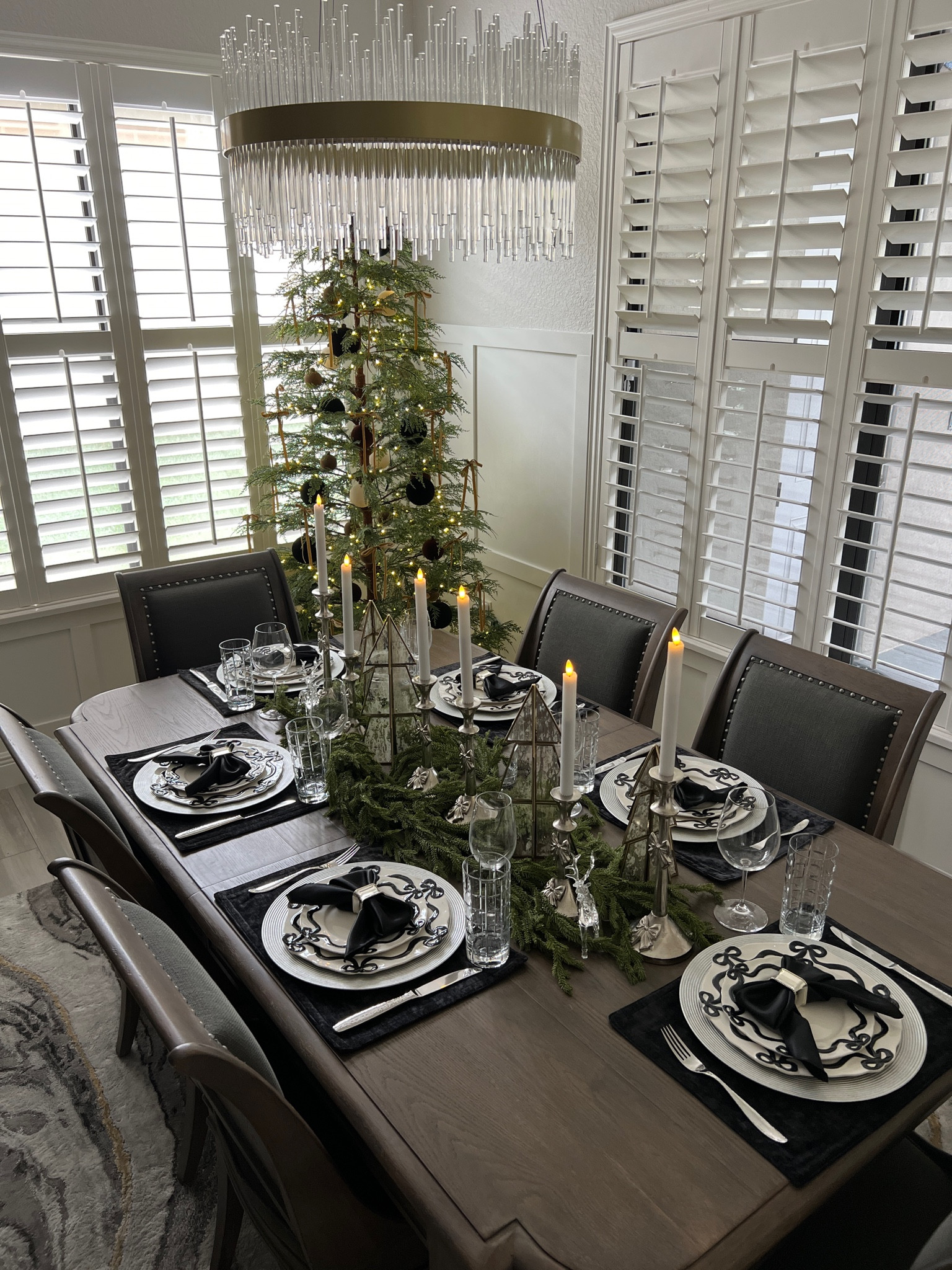 Holiday Tablescape: Beautiful Bow Theme



#LTKSeasonal #LTKFindsUnder100 #LTKHoliday