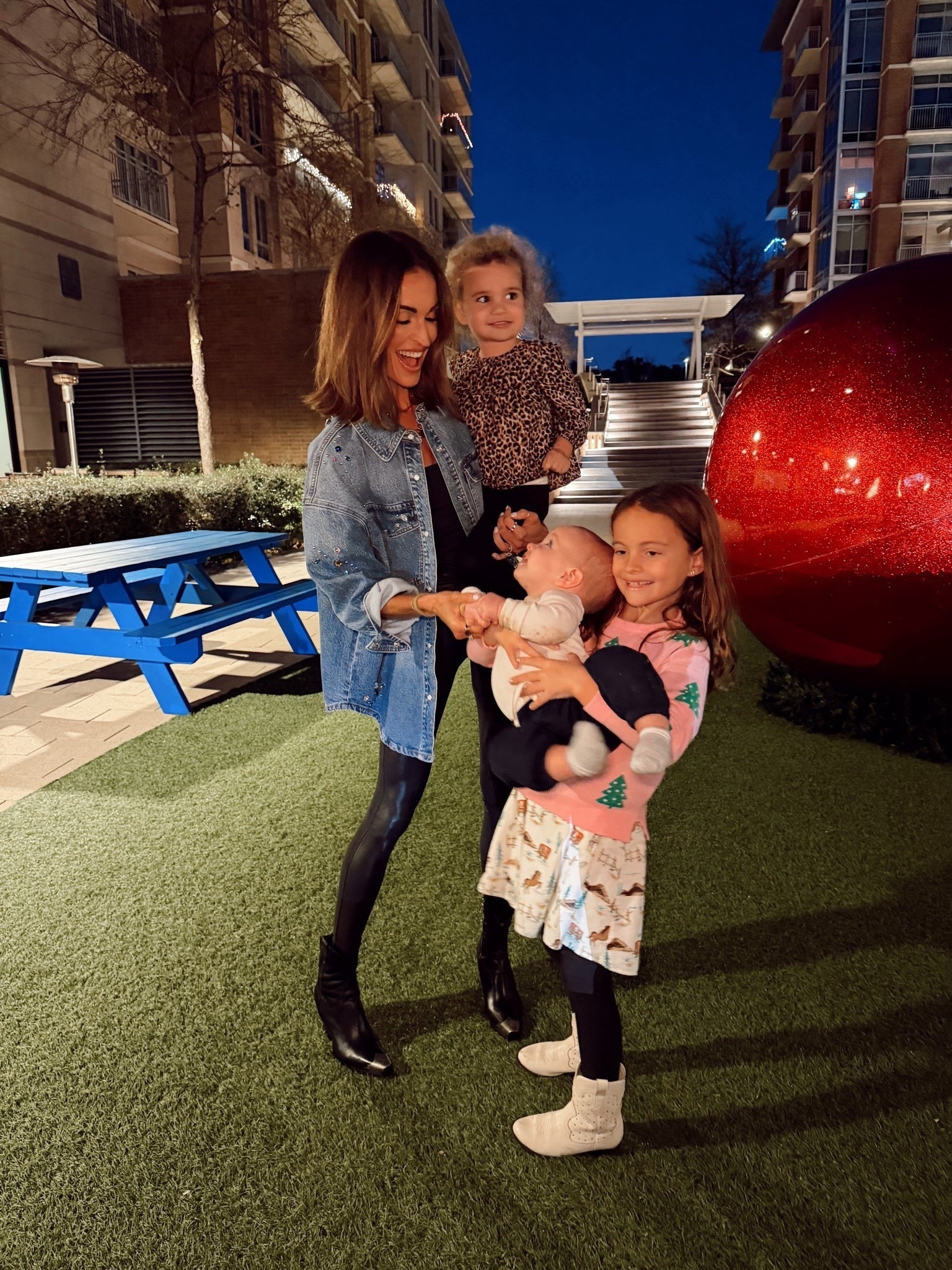 thankful for these simple night out as a fam 💗💗

mom outfit 
winter outfit 
casual outfit 


#LTKmomlife