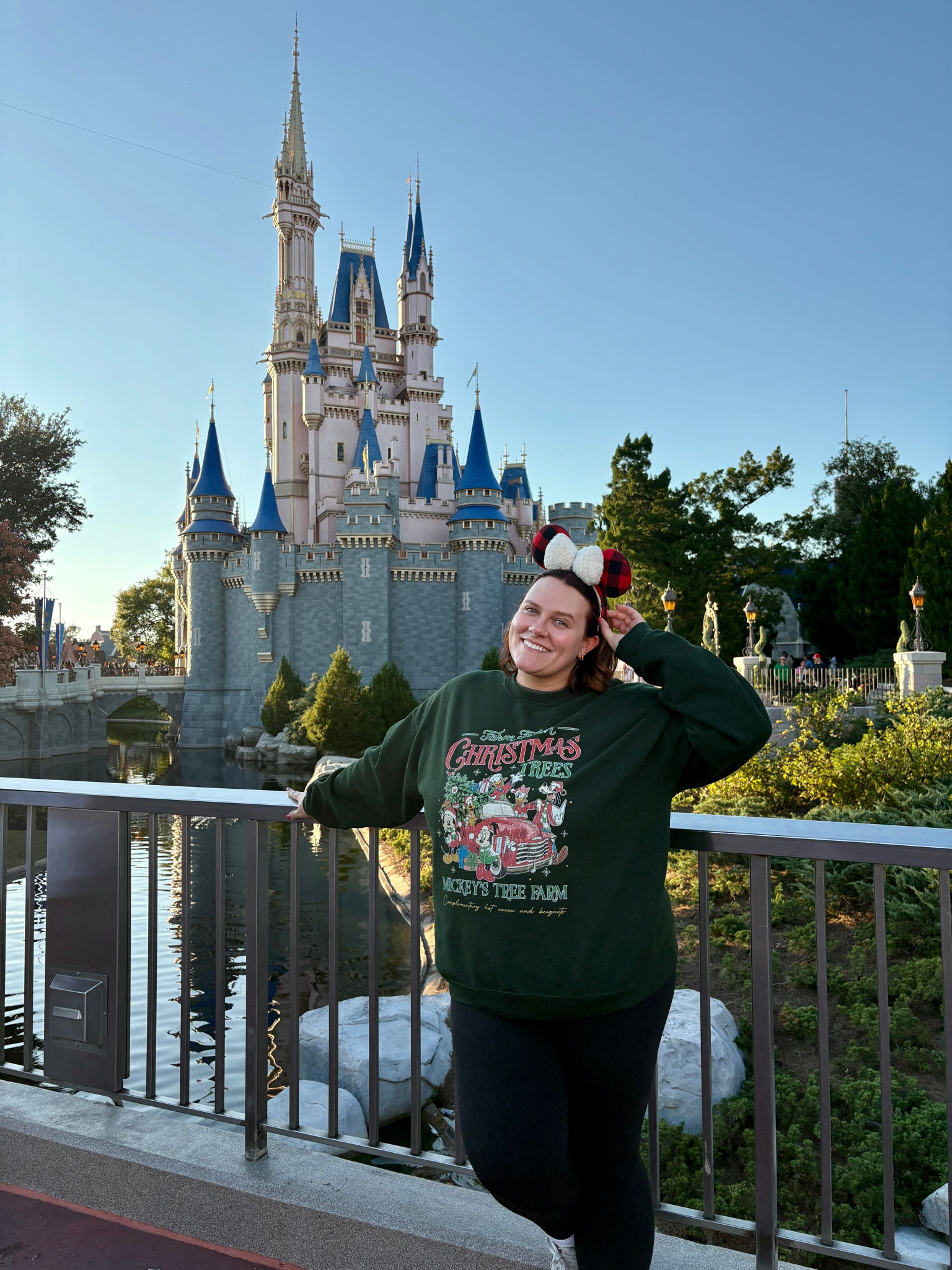 Disney Christmastime outfit 🚬🎄

#LTKHoliday #LTKSeasonal #LTKPlusSize