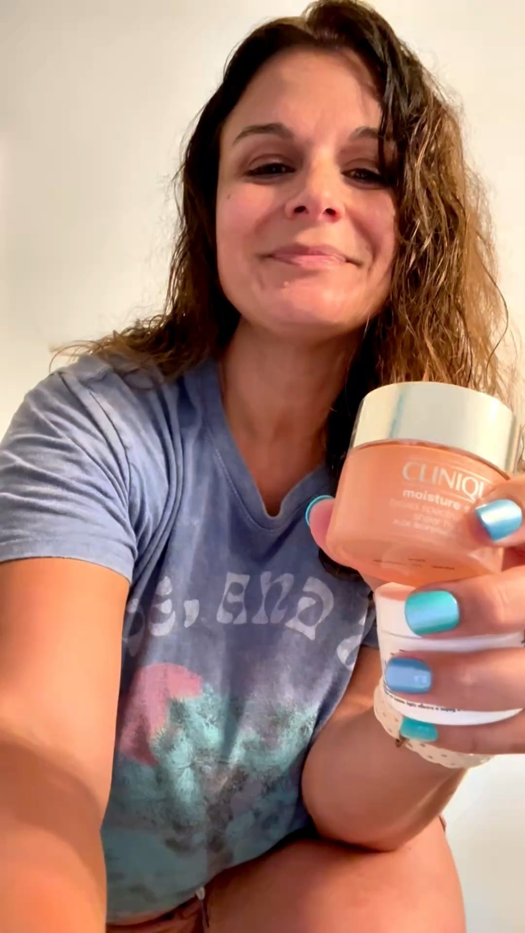 Dad has the baby. The kids are downstairs. Nobody is asking me for a snack. 😂✨
If you're a mom, you know this is basically a vacation.
Fresh out of the shower, I've been reaching for Clinique Moisture Surge SPF 28 Sheer Hydrator every morning. I love that it gives me lightweight hydration plus SPF in one step, making it so easy to be more mindful about sun exposure during the summer months.
And when Michigan decides to be Michigan, Kiehl's Ultra Facial Cream is always one of my cold-weather staples. The squalane-rich formula is incredible for dry skin.
Both are available at Sephora at Kohl's, where you'll earn $10 Kohl's Cash for every $50 spent.
Clinique Moisture Surge SPF 28 Sheer Hydrator • Kiehl's Ultra Facial Cream • Sephora at Kohl's • summer skincare • SPF moisturizer • facial moisturizer • squalane moisturizer • dry skin • skincare routine • beauty favorites
@sephora #kohls #sephoraatkohls #kohlspartner
#liketkit  @kohls @Kohl's

#LTKmomlife #LTKgrwm #LTKBeauty