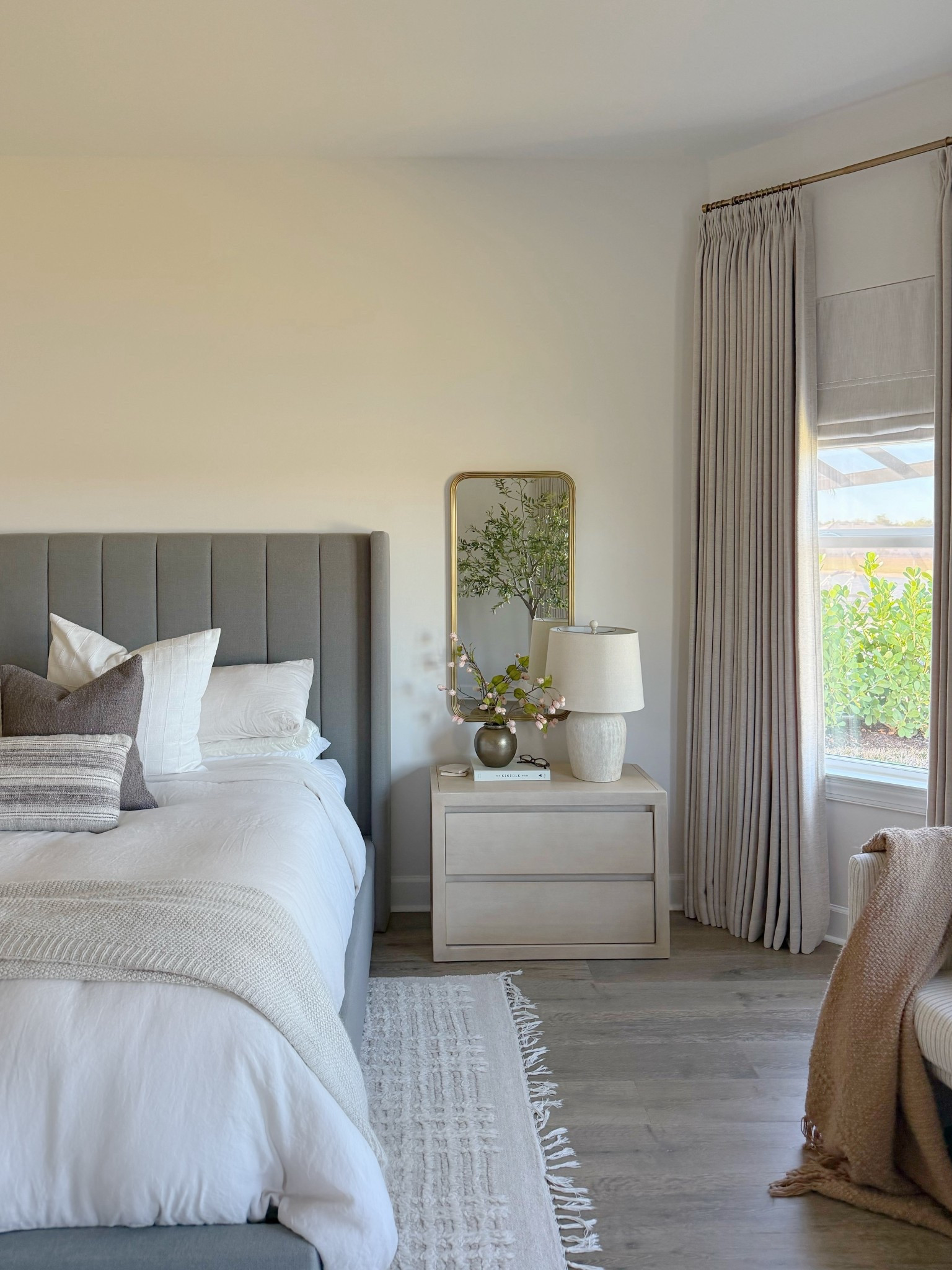 I gave in and pulled out the Spring flowers! 🌸


#bedroomdecor #bedroominspo #springflowers #neutralhome #springbedroom #bedroomrefresh #bedroomgoals #nightstand #bedding #cozybedroom #duvetcover #downcomforter #quince #potterybarn 

#LTKHome #LTKSeasonal