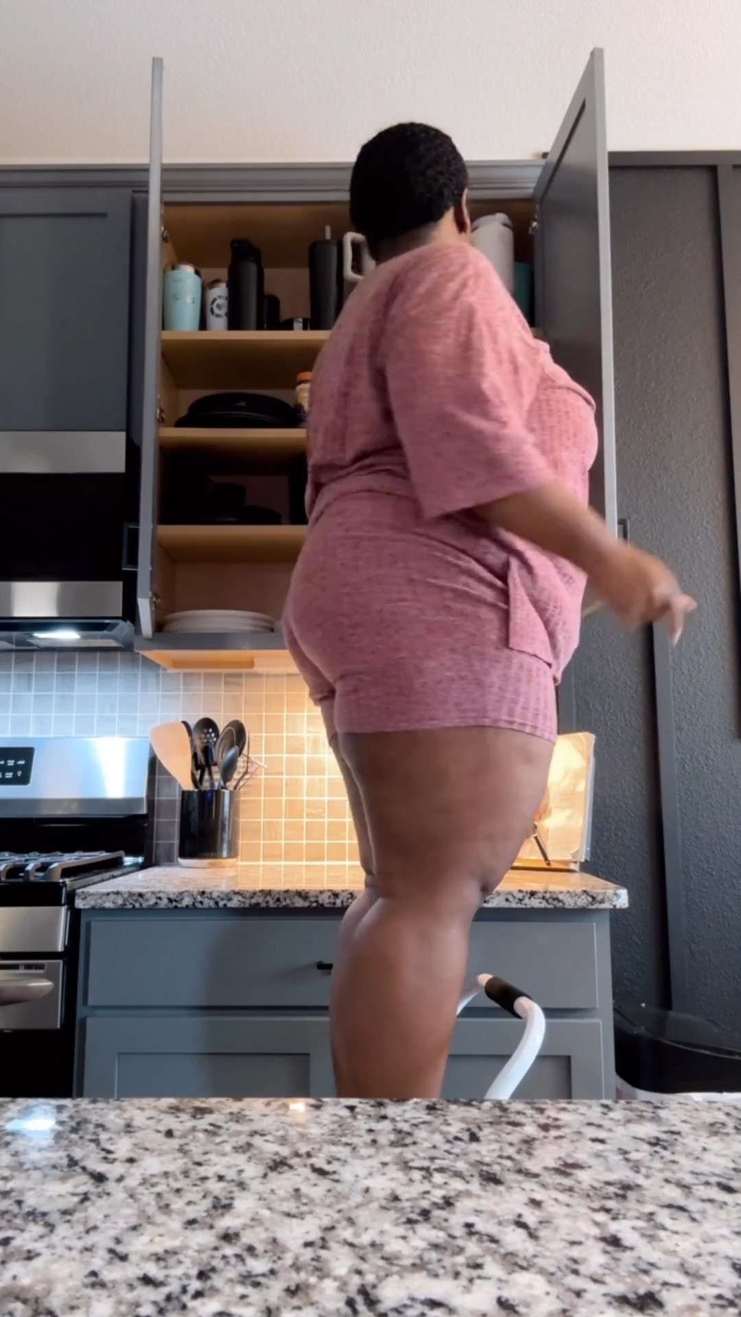 I wanted to show y’all how I use my ladder, for a shortie like me it’s perfect! I found it on Amazon! 



#LTKWatchNow #LTKHome