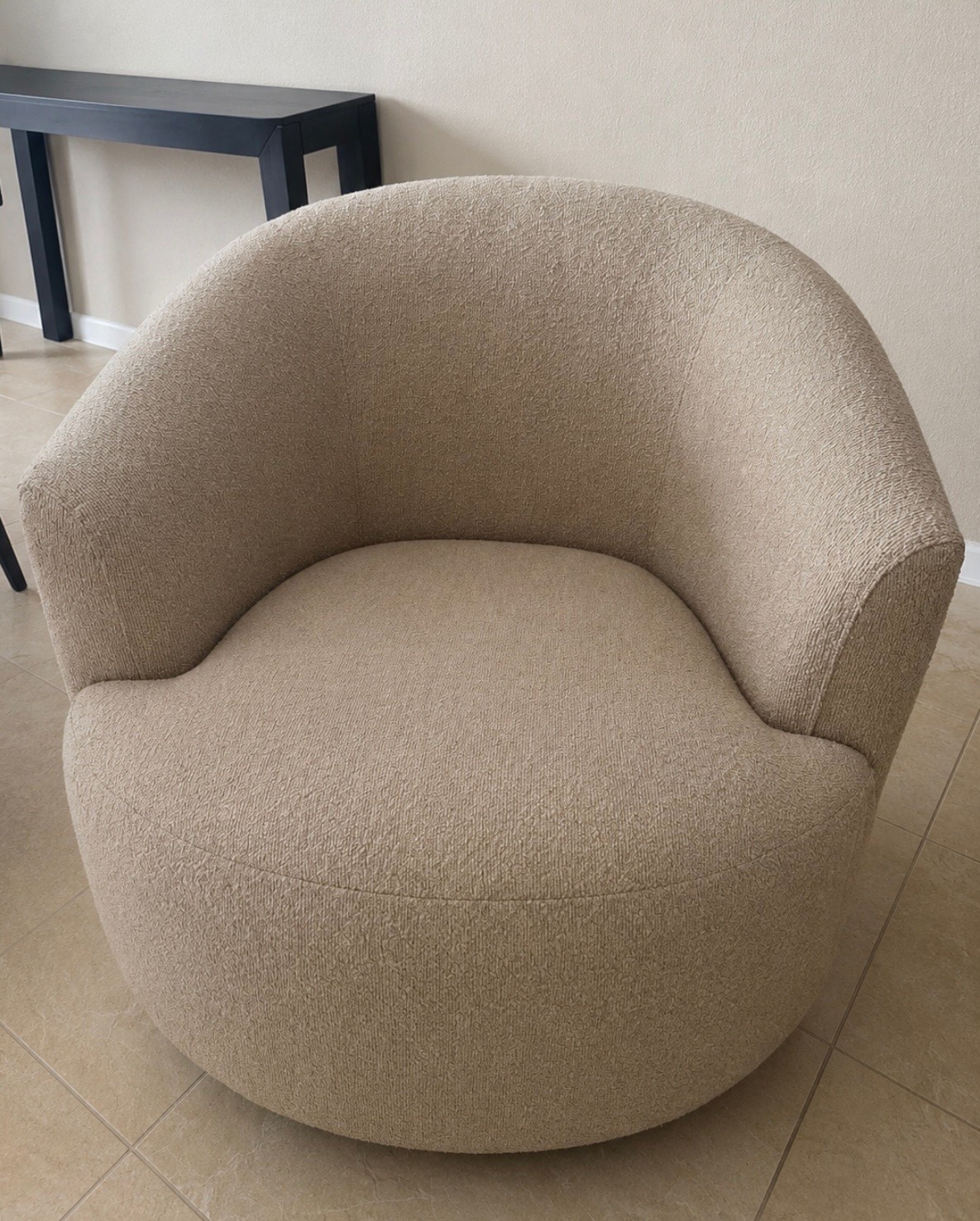 ✨ okay this chair was so good I bought it twice 🙌

I grabbed one over the weekend while redoing this space and immediately ordered another because I loved it that much 👏

and somehow it’s STILL shipping + under $200 right now 

✔ 360° swivel
✔ soft neutral boucle
✔ oversized cozy feel
✔ looks way more expensive than it is

such a good designer-inspired accent chair 🤍 don’t miss it!

#LTKHome #LTKSaleAlert #LTKdayinmylife