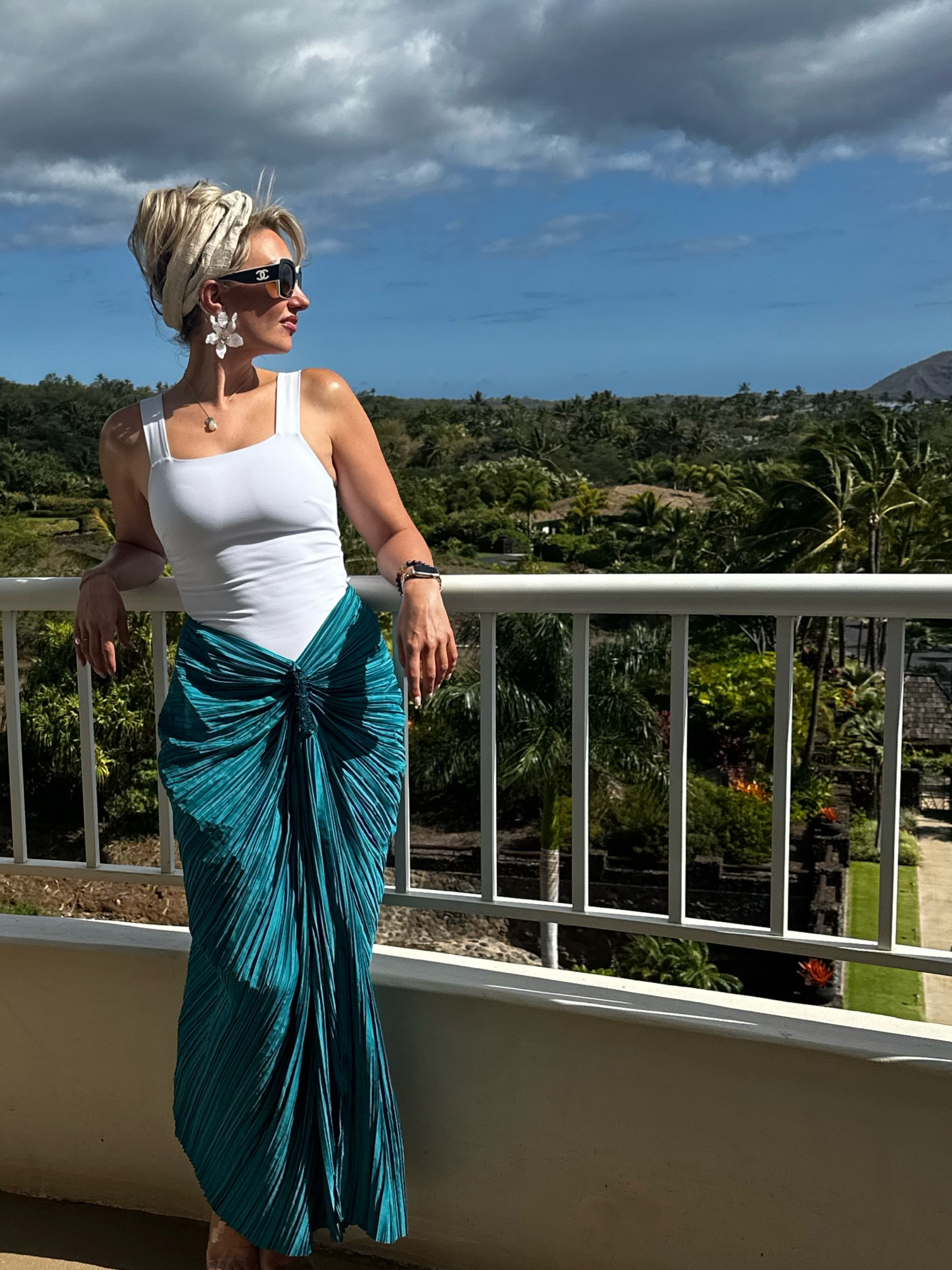 Endless Summer #Maui #vacationoutfit #chicstyle #travelideas exact Turband is by Cult Gaia and sold out, but I linked similar 