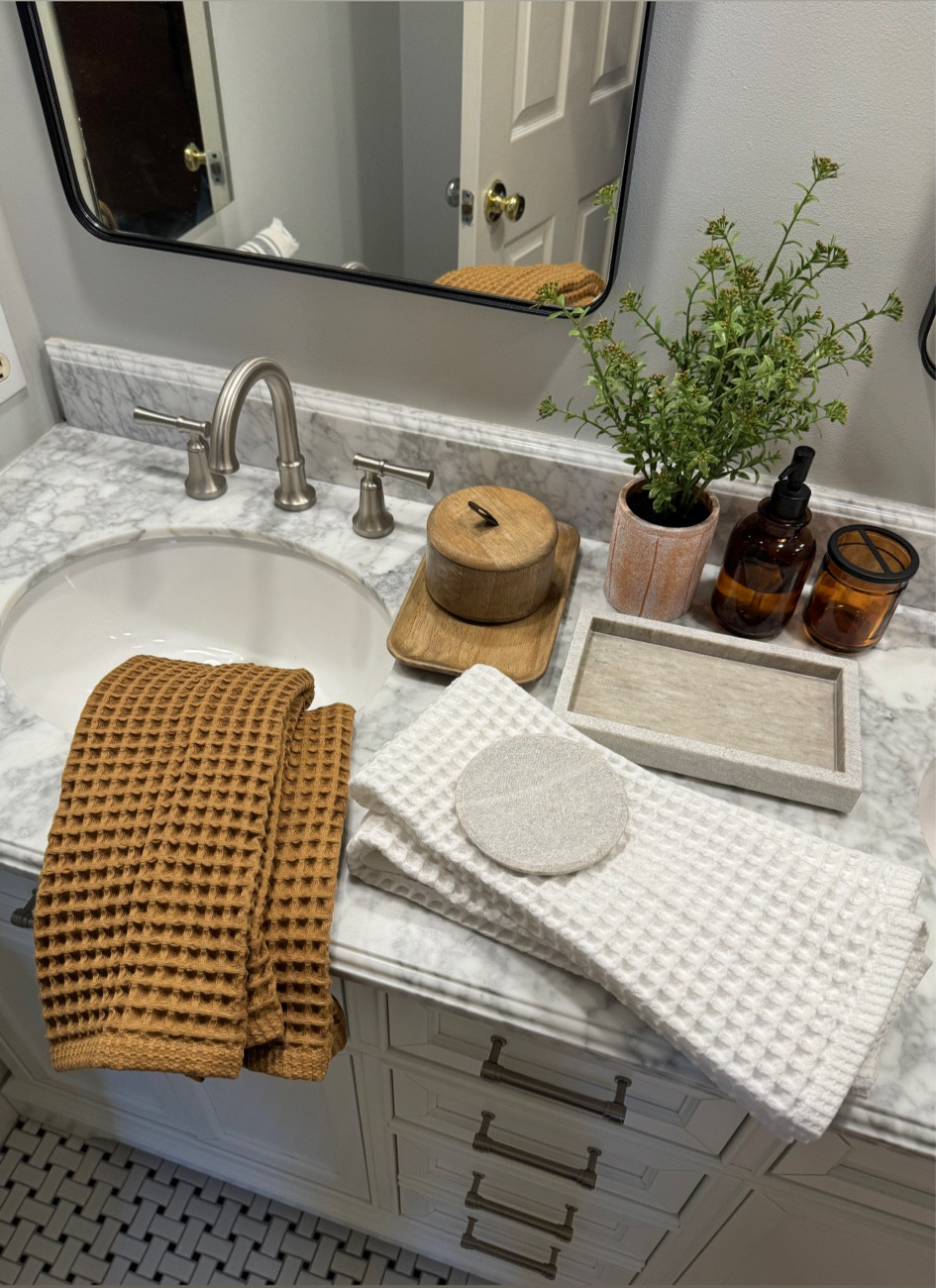 Towels, hand towels 

#LTKSummerSales #LTKHome #LTKSaleAlert